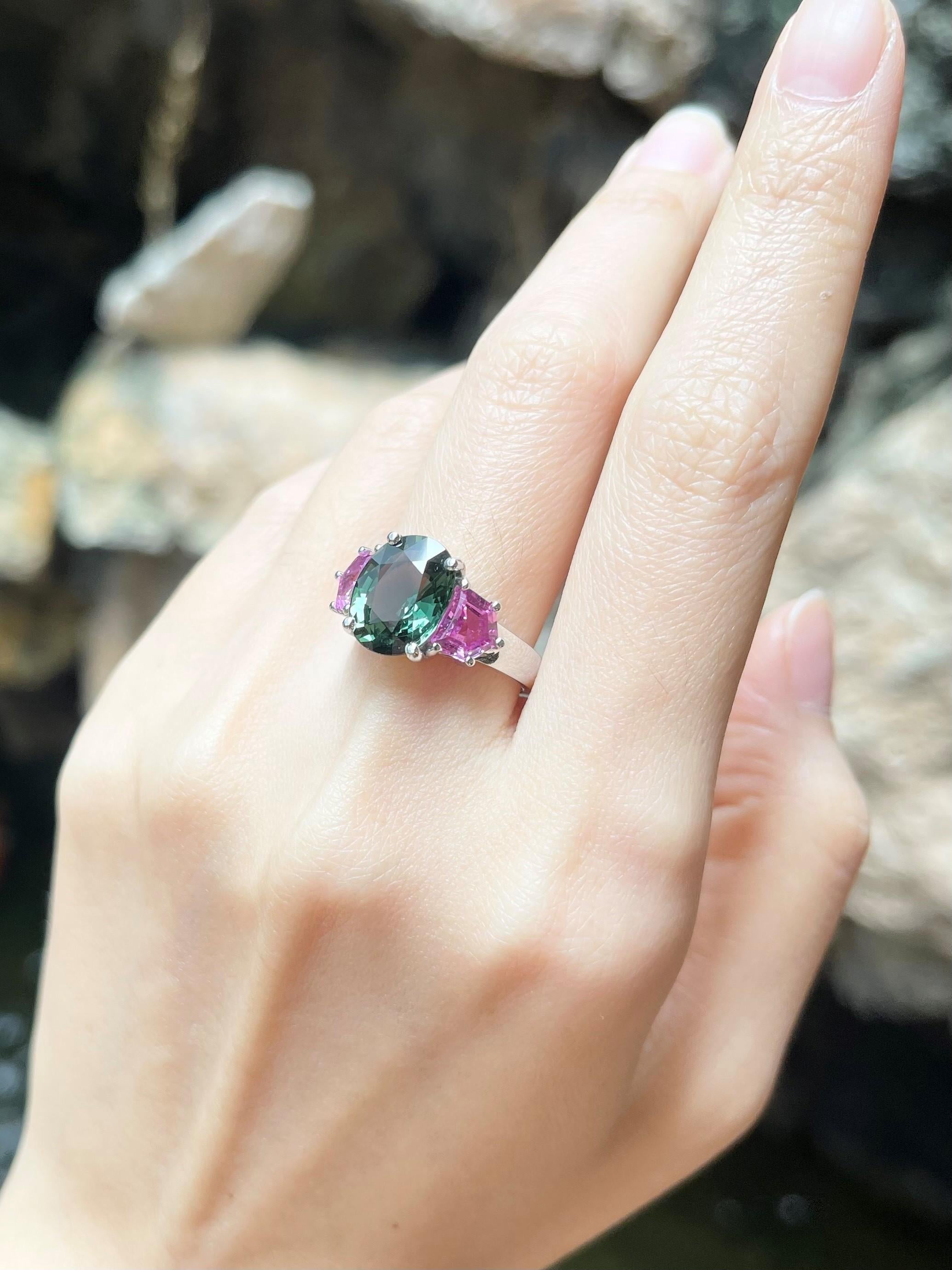 Contemporary Green Sapphire with Pink Sapphire Ring set in 18K White Gold Settings  For Sale