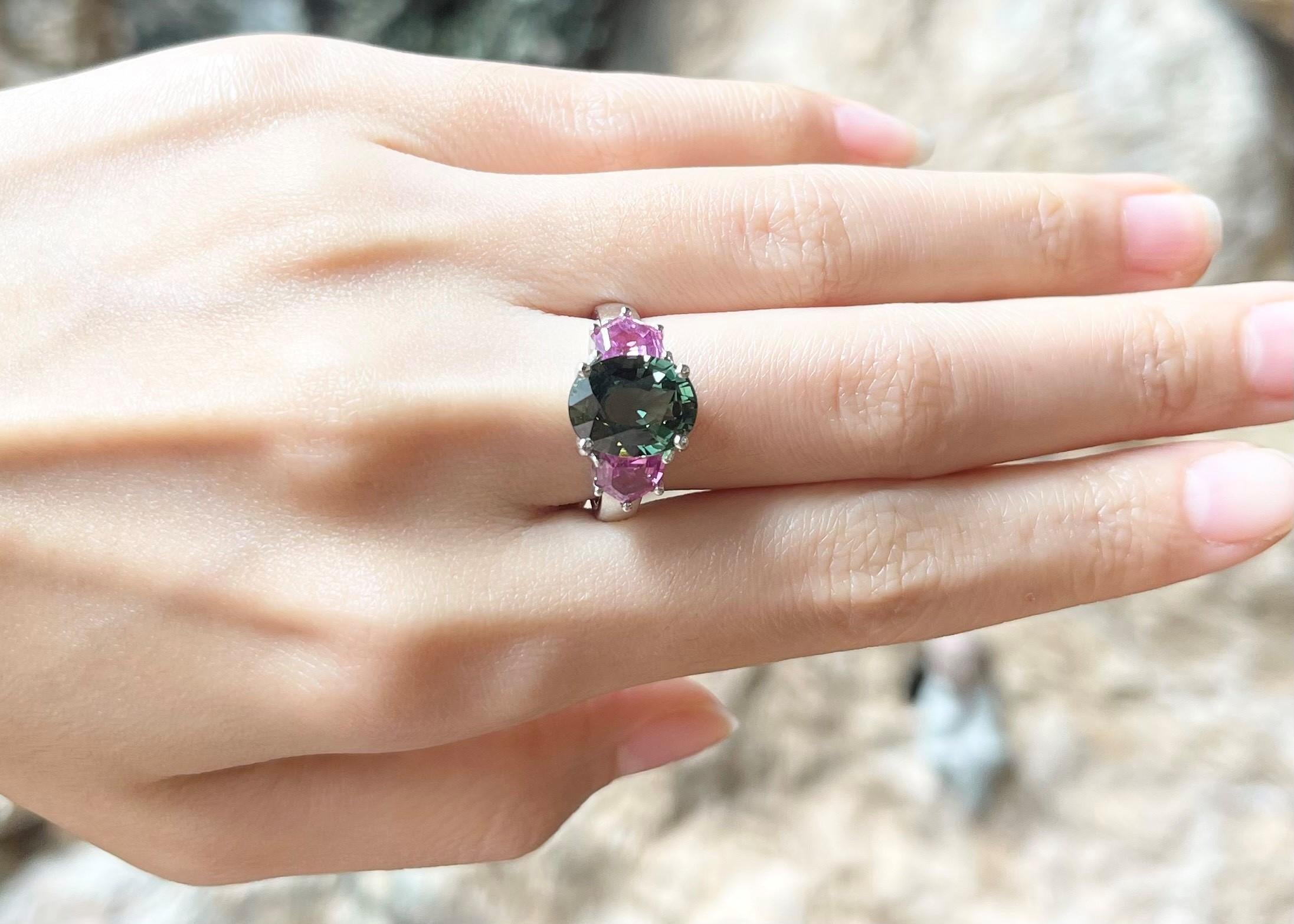 Women's Green Sapphire with Pink Sapphire Ring set in 18K White Gold Settings  For Sale