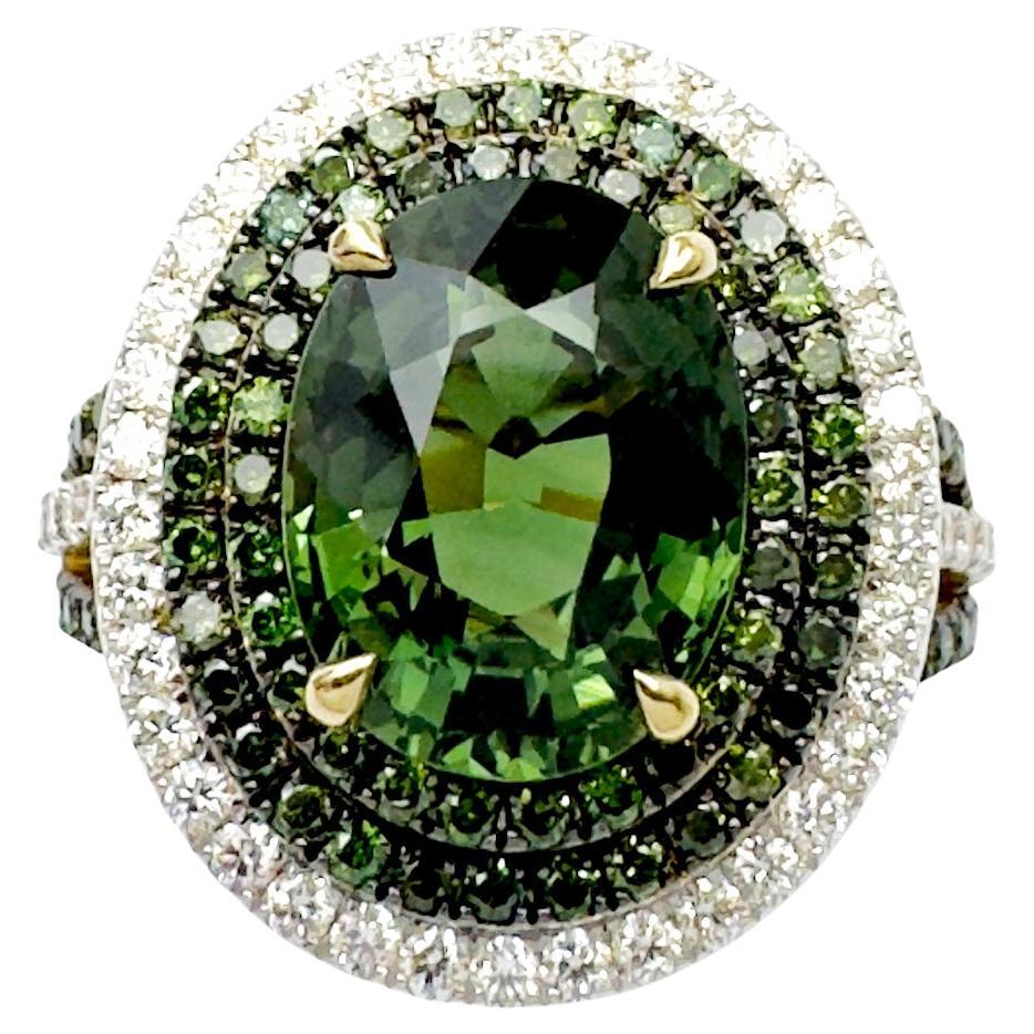 Grüner Saphir mit behandeltem grünem Diamant und Diamantring in 18K Gold