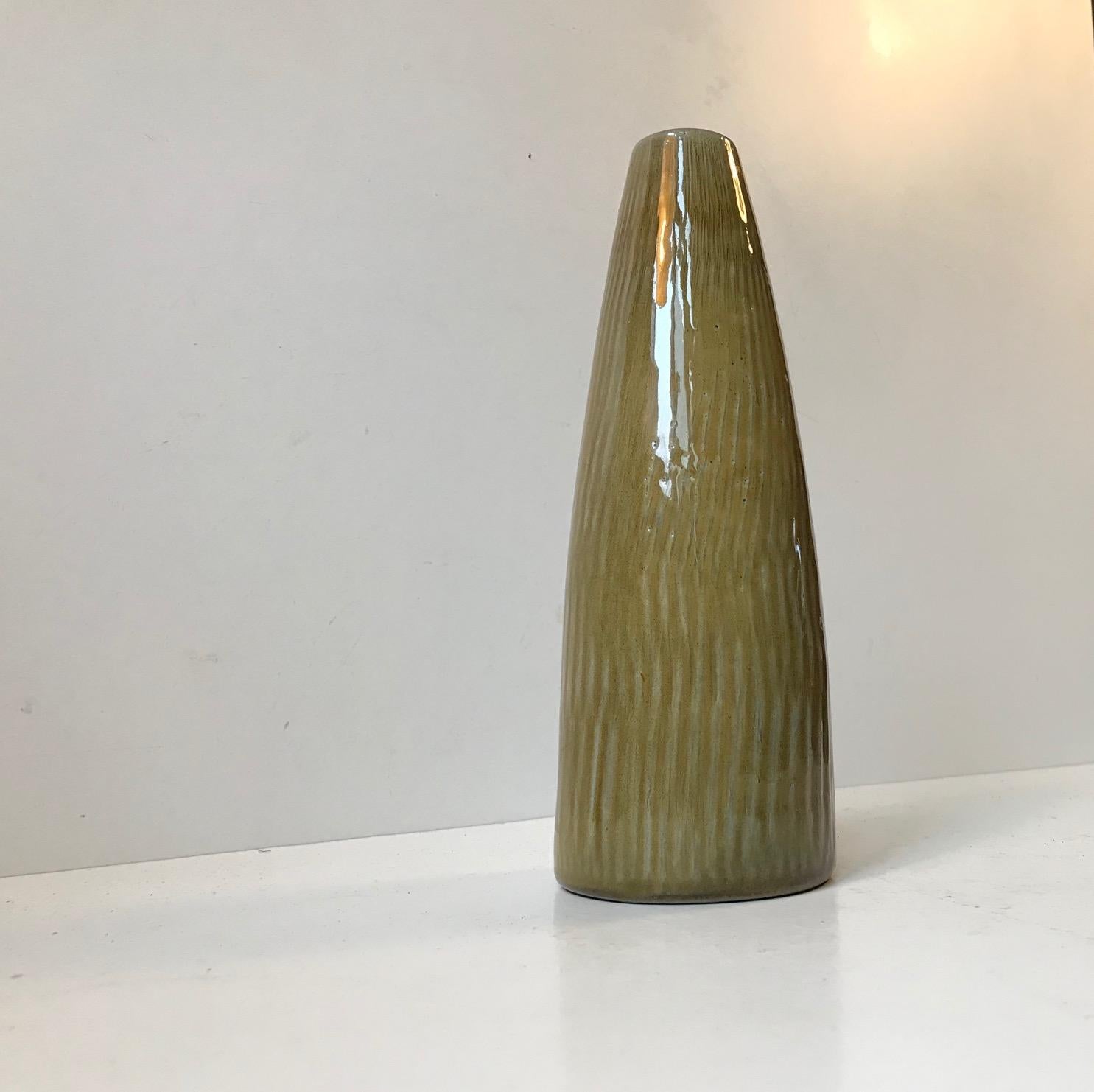 Gunnar Nylund Green Glazed Scandinavian Stoneware Vase, 1960s In Good Condition For Sale In Esbjerg, DK