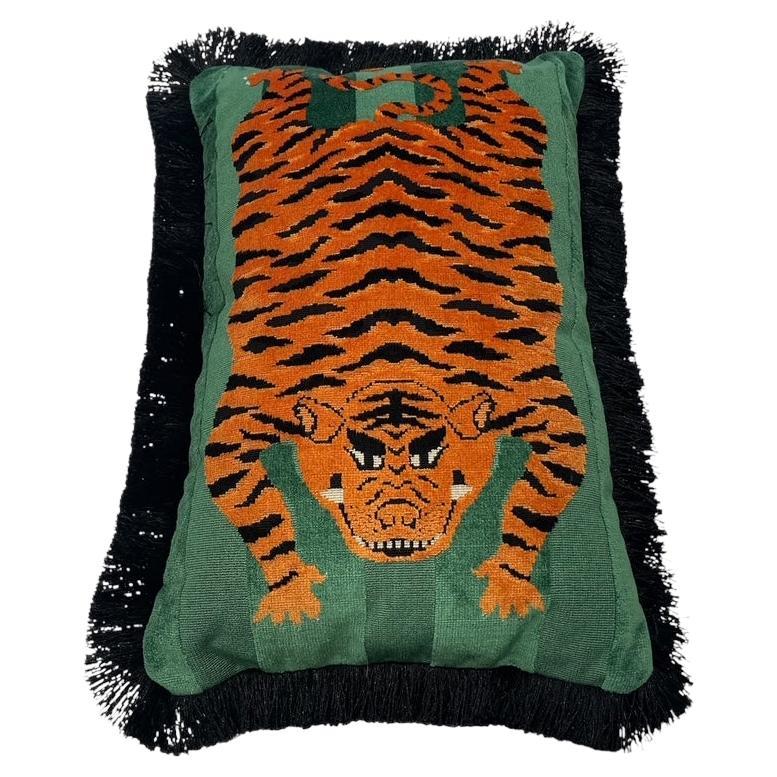 Almohada Schumacher Jokhang Tigre en negro Flecos
