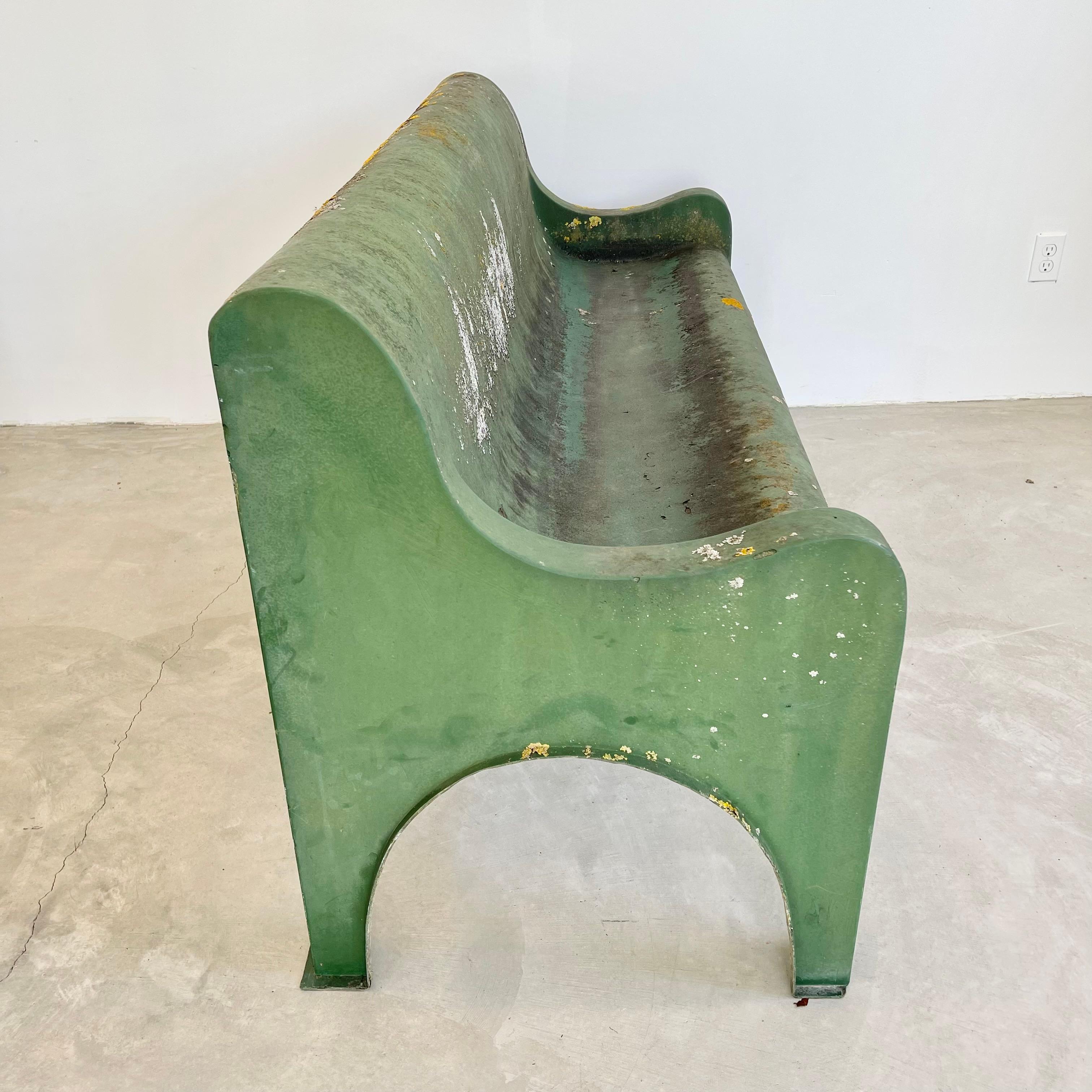 Green Sculptural Fiberglass Bench, 1960s Belgium In Good Condition In Los Angeles, CA