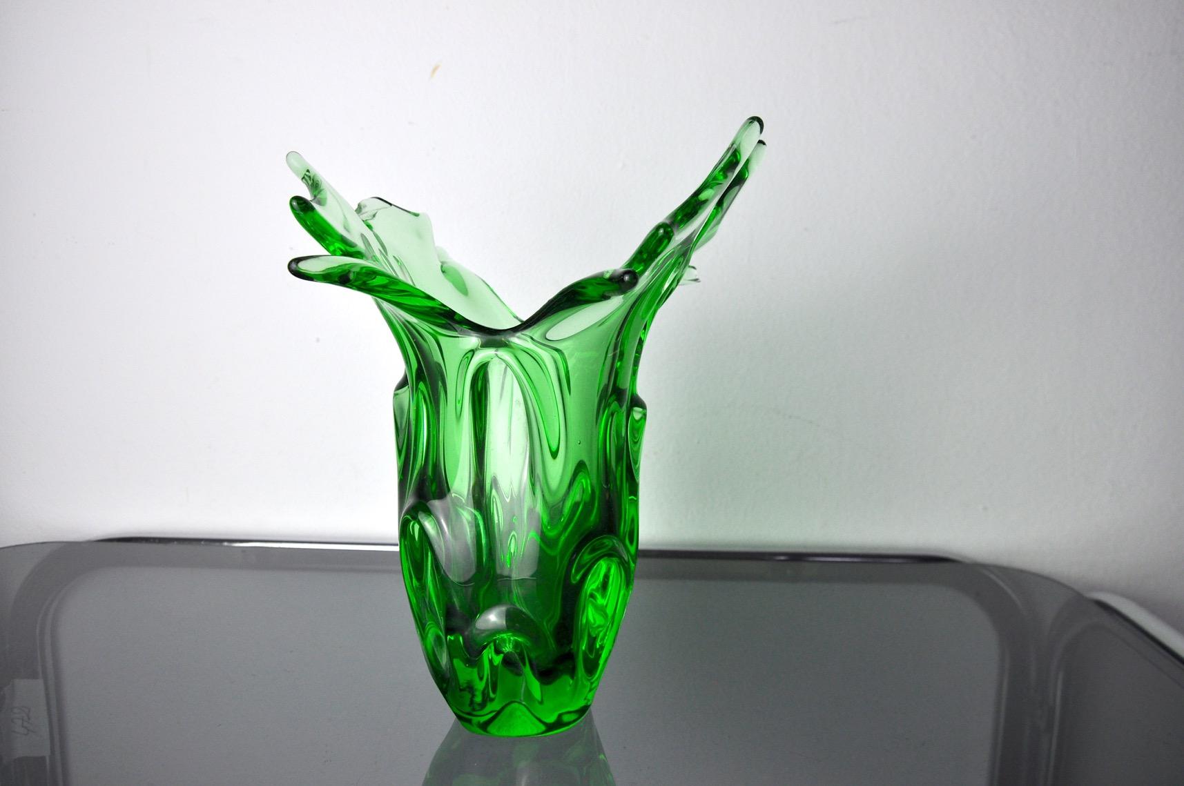 Hollywood Regency Vase Seguso vert en verre de Murano, Italie, 1960 en vente