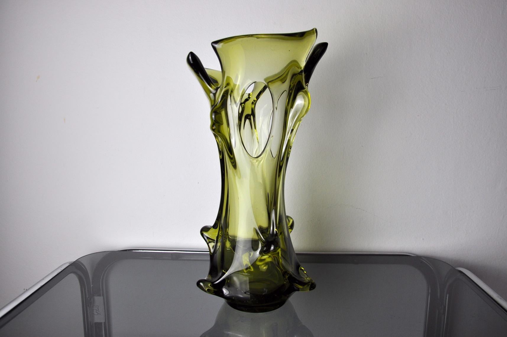 Hollywood Regency Green Seguso Vase in Murano Glass, Italy, 1960 For Sale