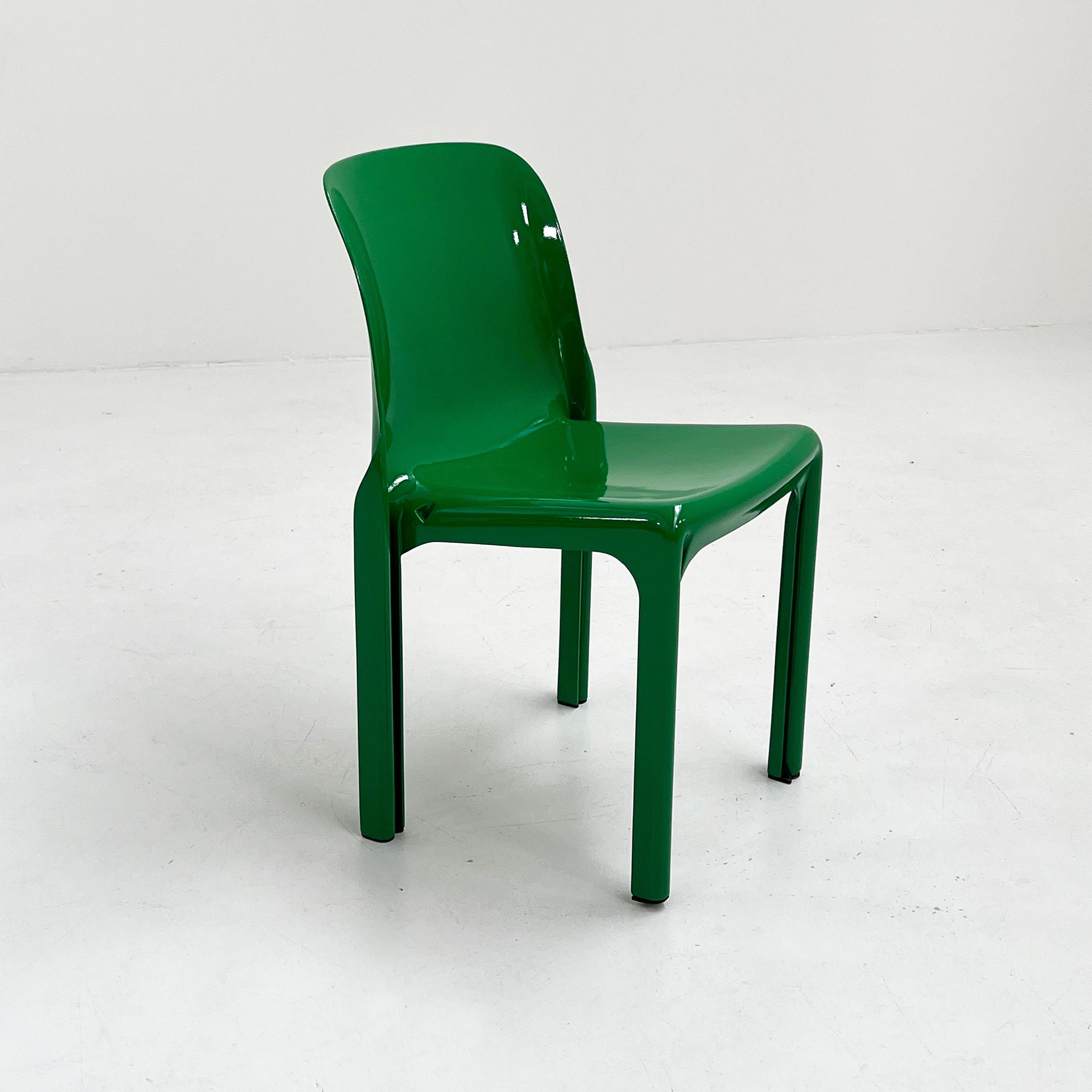 Designer - Vico Magistretti
Producer - Artemide
Model - Selene Chair
Design Period - Seventies
Measurements - Width 47 cm x Depth 50 cm x Height 76 cm x Seat Height 48 cm
Materials - Plastic
Color - Green
Light wear consistent with age and
