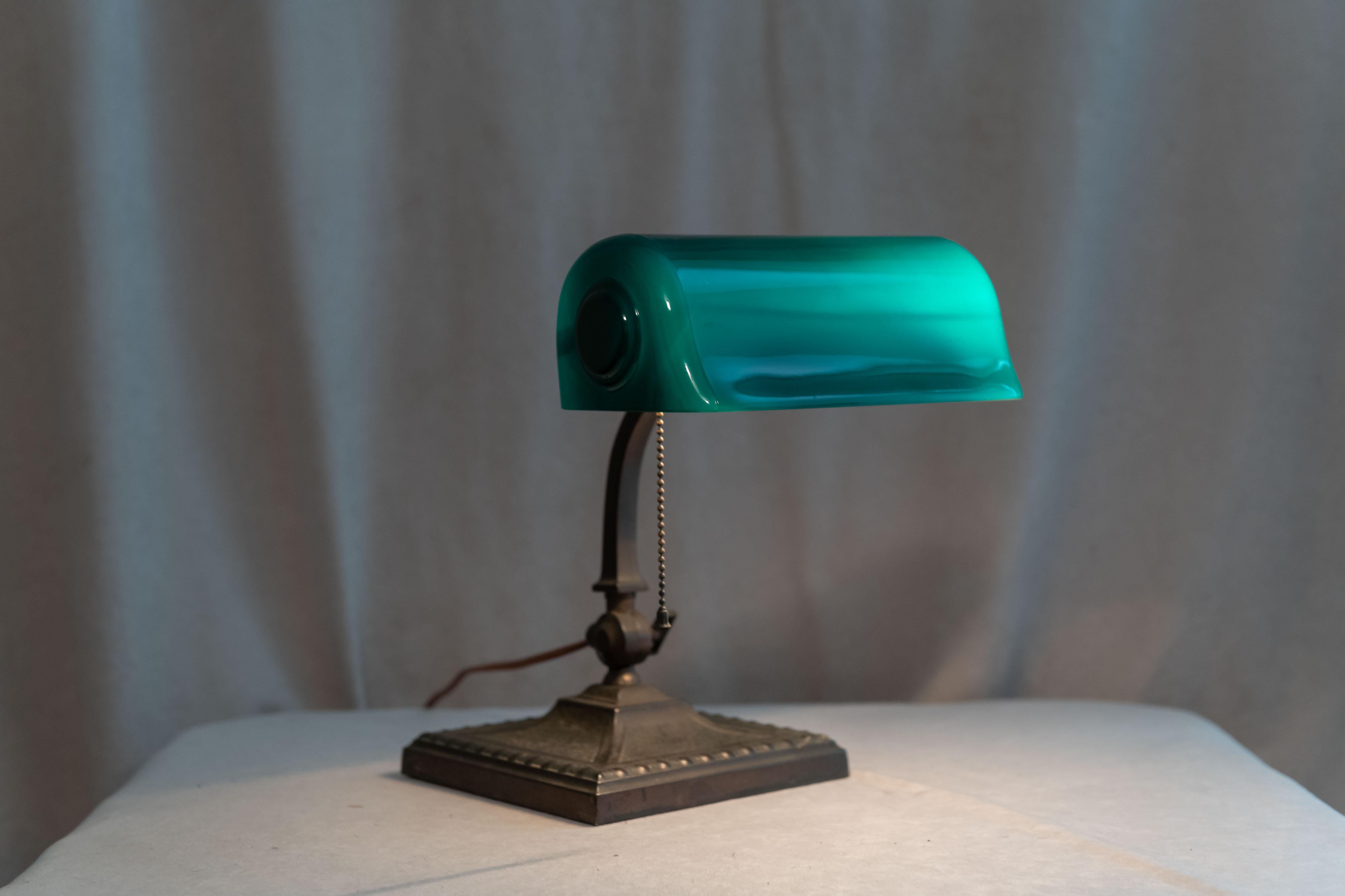 green shade bankers desk lamp