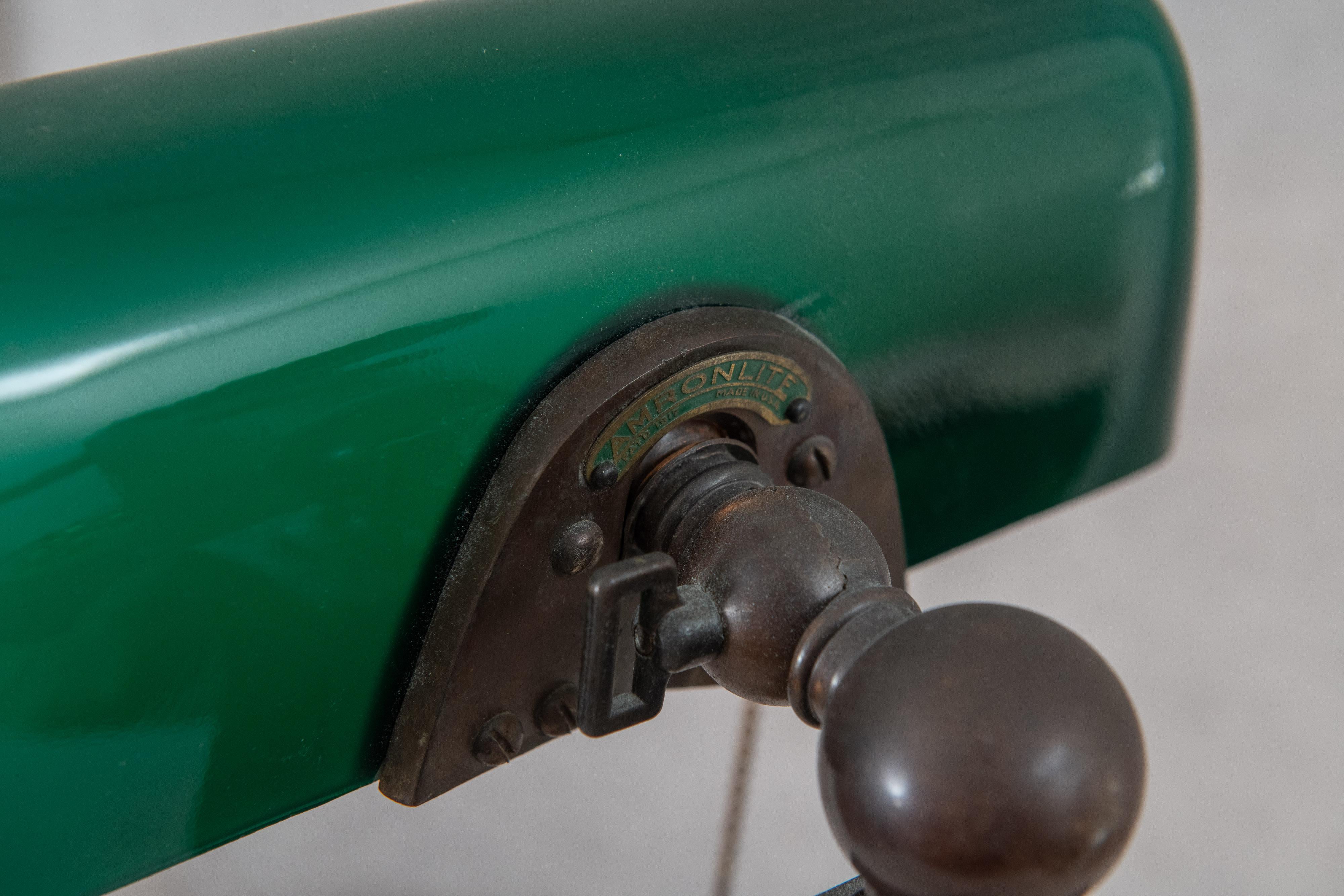 Green Shade Banker's Lamp by Amronlite, ca. 1915, All Original In Good Condition In Petaluma, CA