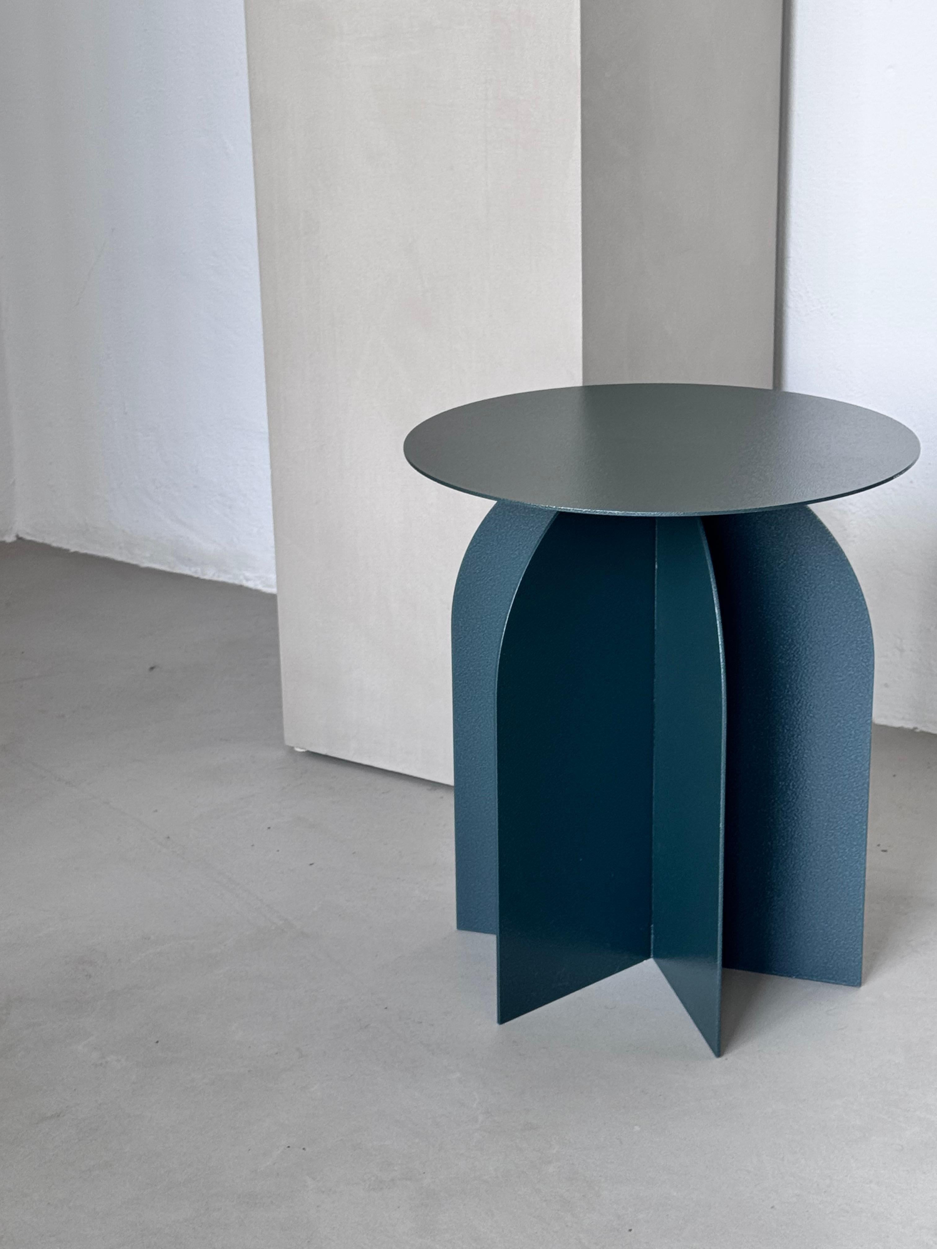 Grüner Beistelltisch , Contemporary design , Skulpturaler Beistelltisch  , Minimalistisch im Angebot 3