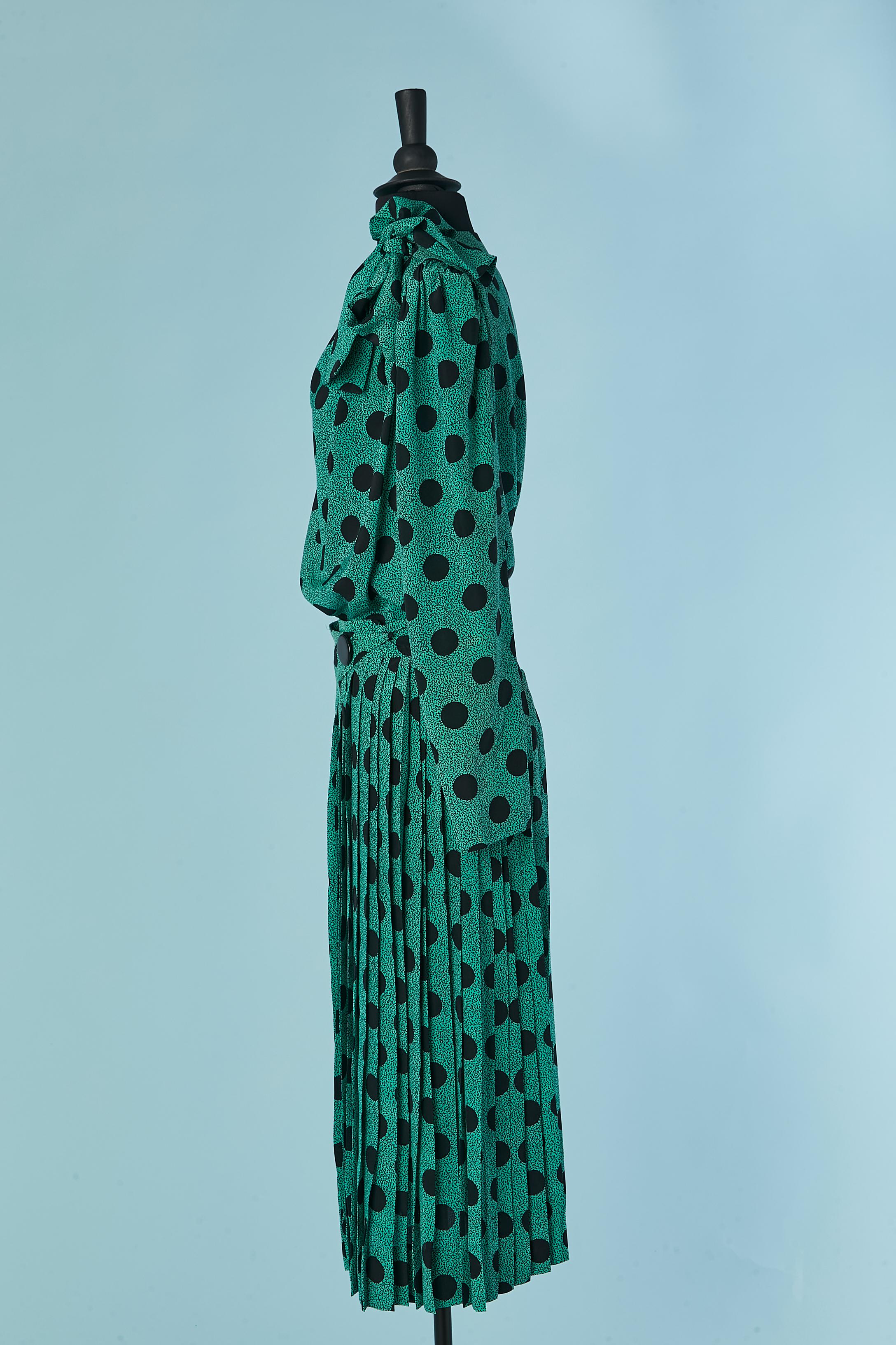 Green silk with polka dots pattern shirt and wrap skirt ensemble LANVIN W1985 For Sale 1