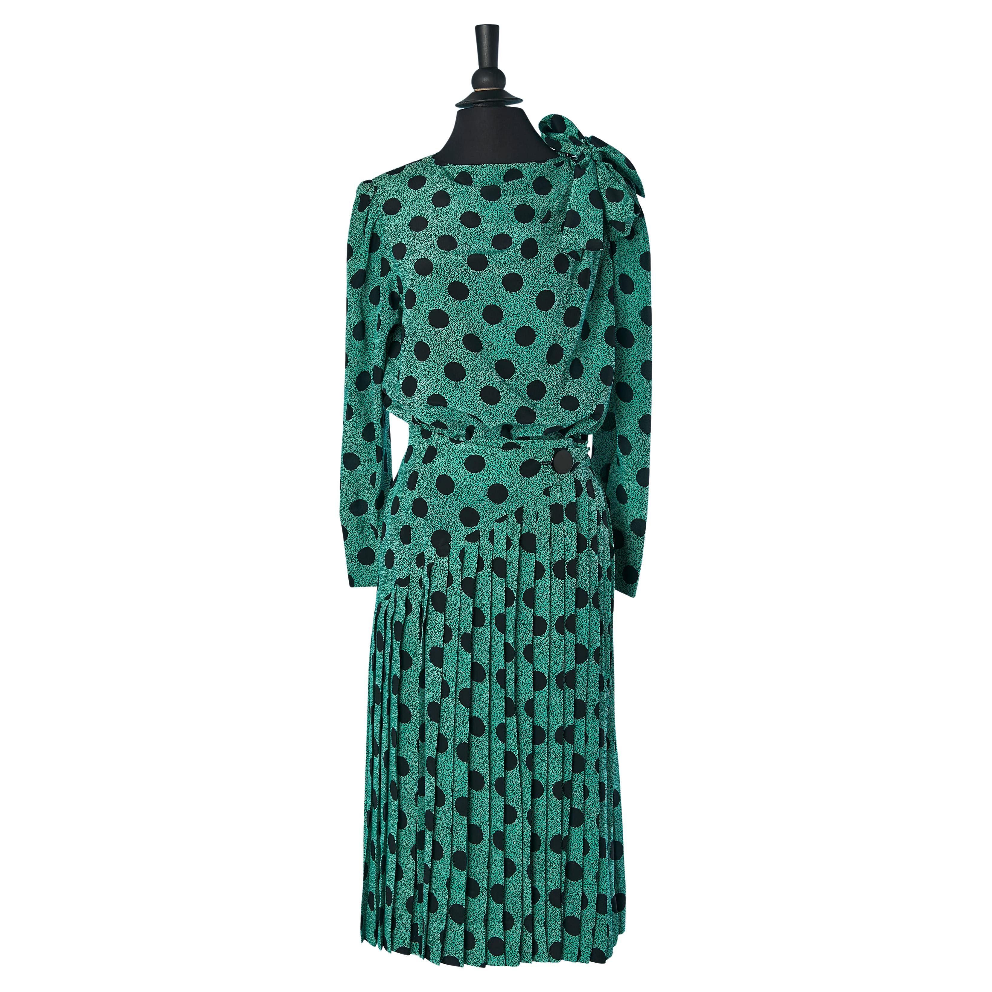 Green silk with polka dots pattern shirt and wrap skirt ensemble LANVIN W1985 For Sale