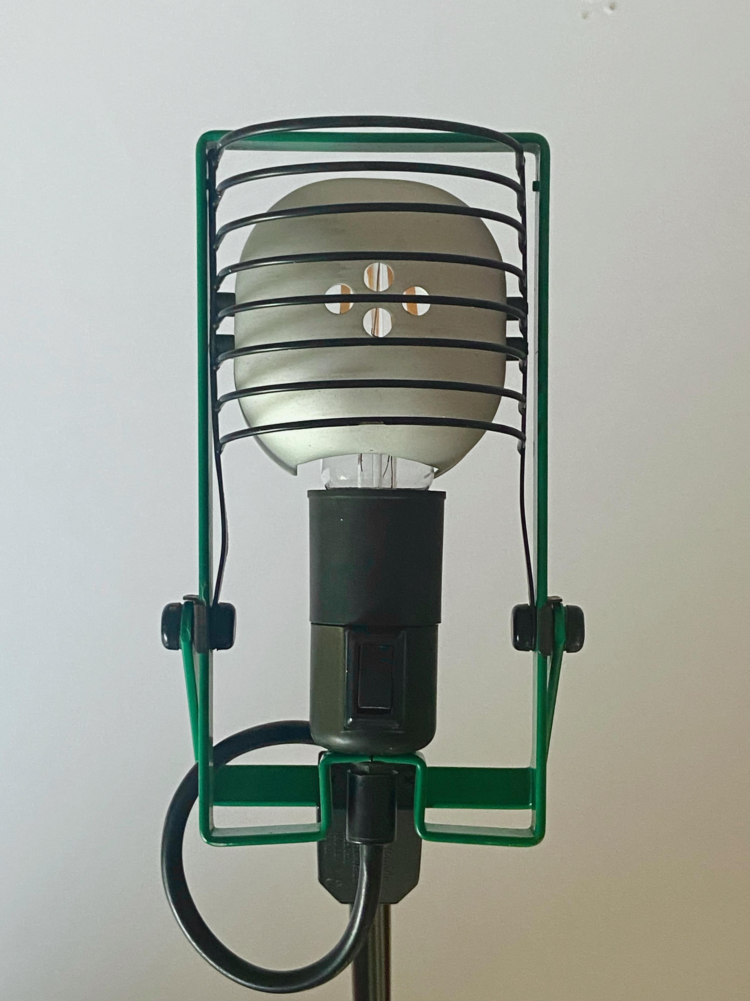 Grüne Sintesi-Tischlampe im Design von Ernesto Gismondi für Artemide, 1970er Jahre (Moderne) im Angebot