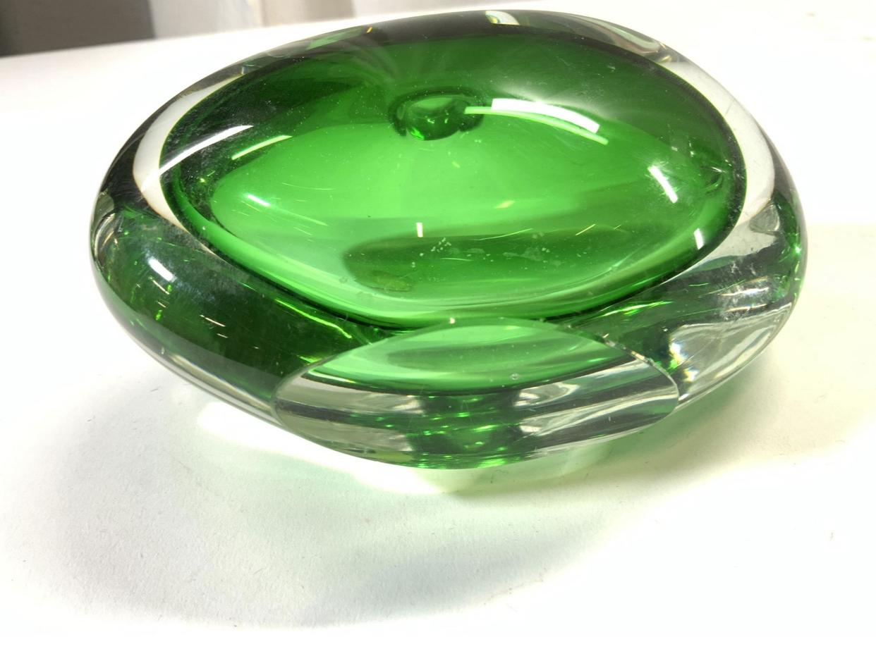 Green Sommerso Murano Glass Decanter With Stopper. mediados del siglo XX en venta