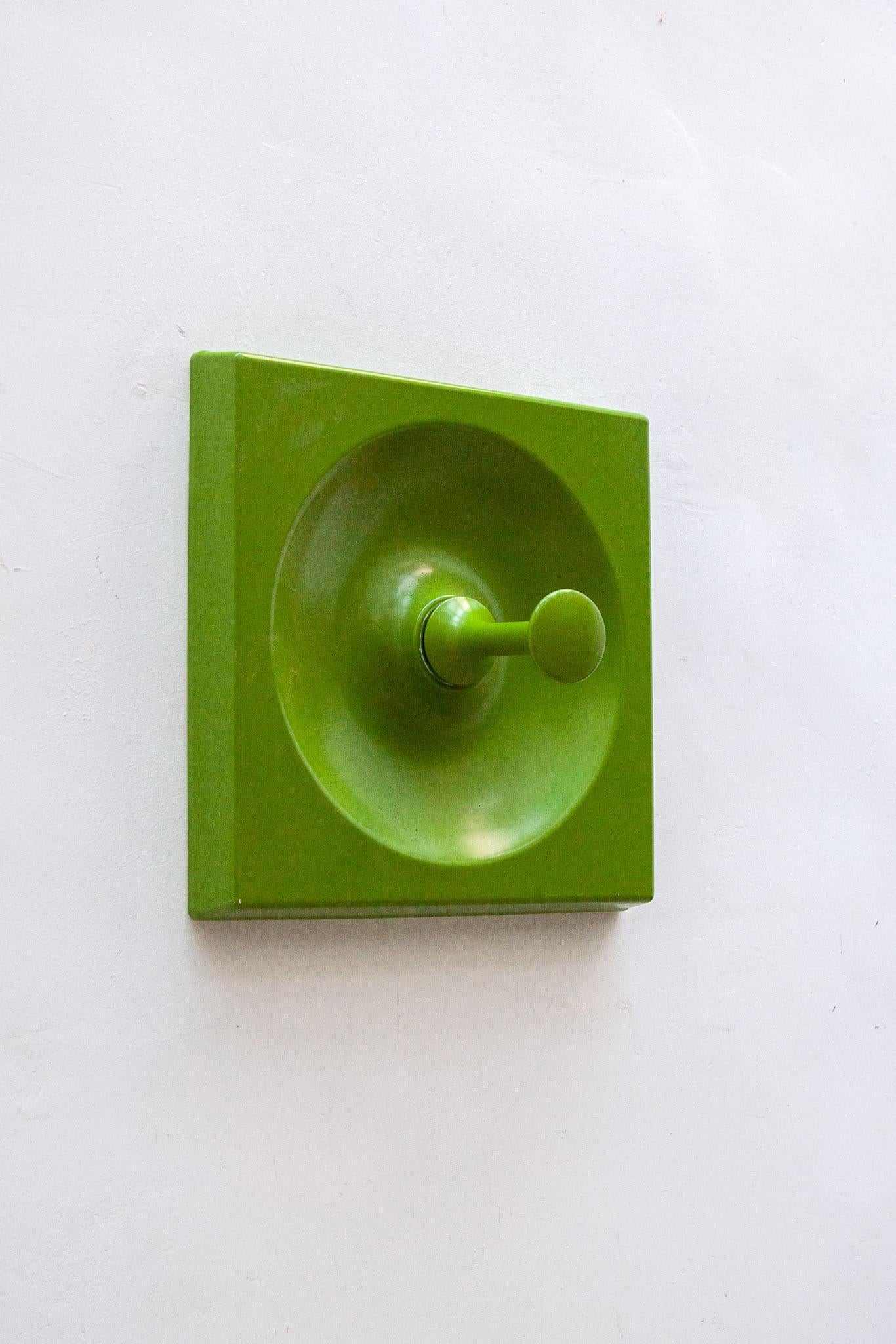 Aparador Spage Age Verde, Tres perchas Quadro Wardro- de Jürgen Lange, años 70 en venta 5
