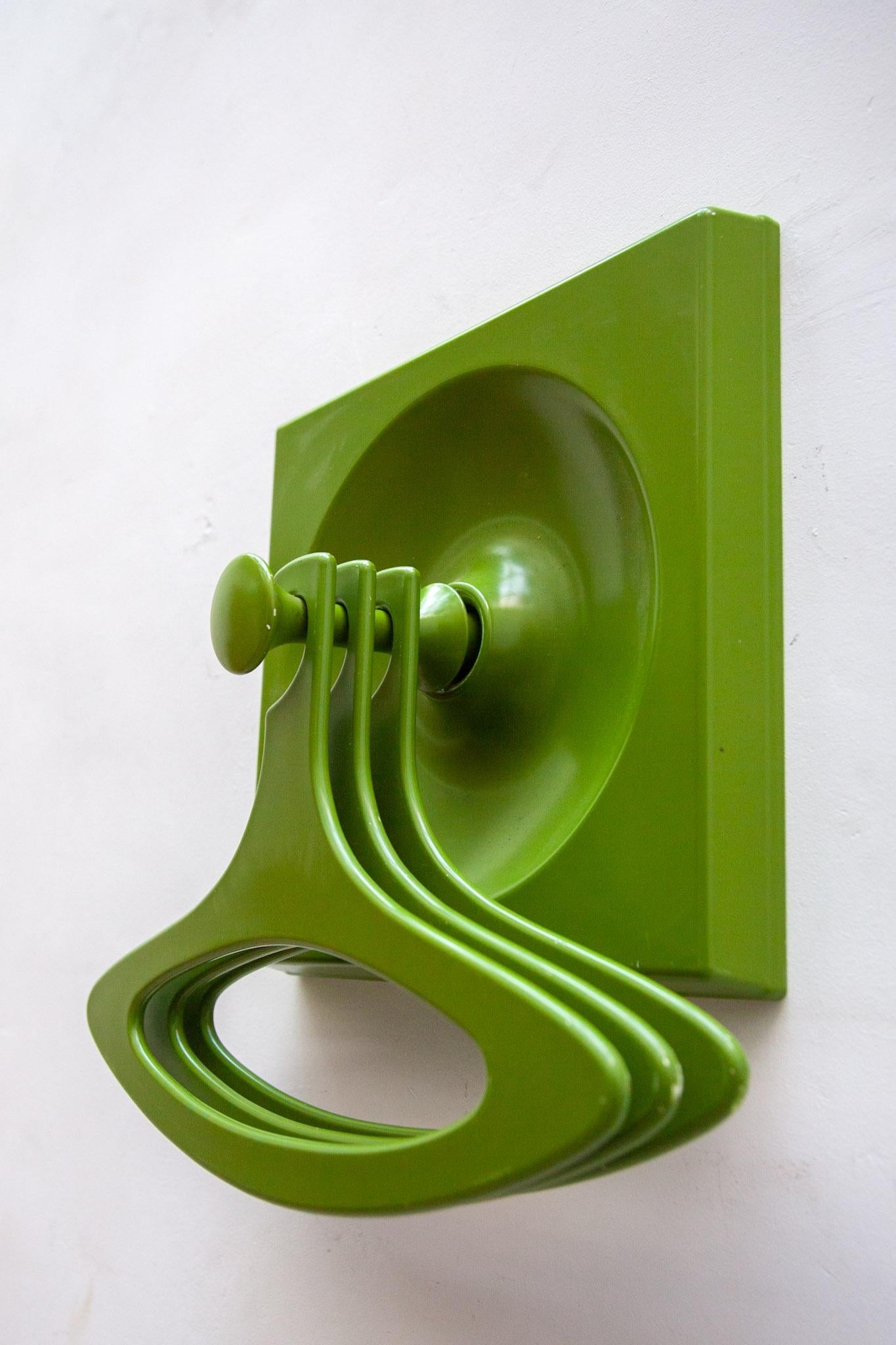 Aparador Spage Age Verde, Tres perchas Quadro Wardro- de Jürgen Lange, años 70 Hecho a mano en venta