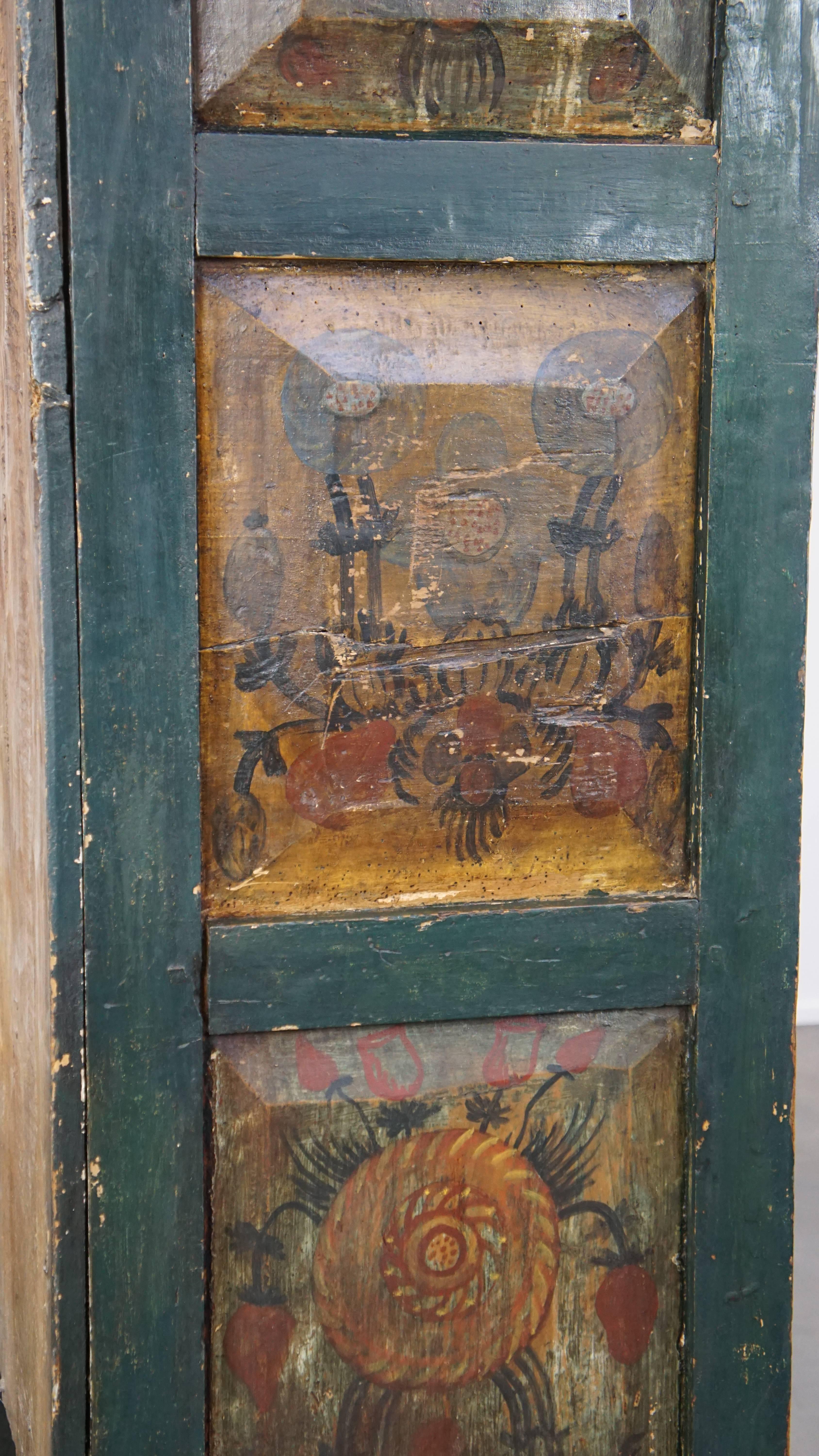 Armadio/dispensa spagnolo verde del XVIII secolo con dipinti d'arte popolare in vendita 5