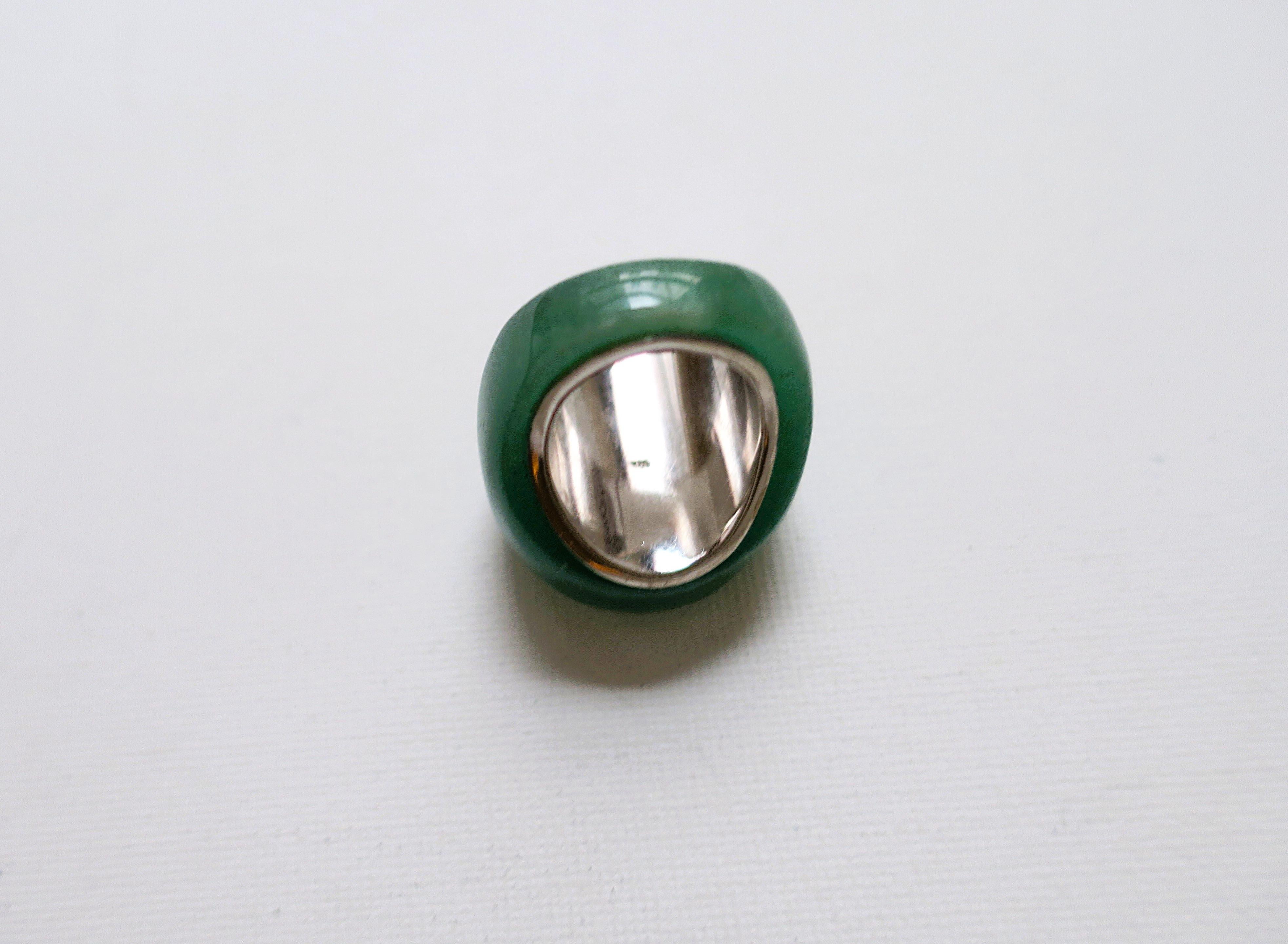 Green Stone and Sterling Silver Ring en vente 2