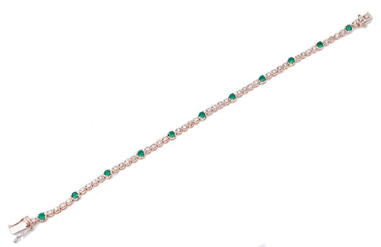 SHIPPING POLICY: 
No additional costs will be added to this order. 
Shipping costs will be totally covered by the seller (customs duties included).

Gorgeous tennis bracelet in 9 karat rose gold structure composed of 12 section studded with diamonds