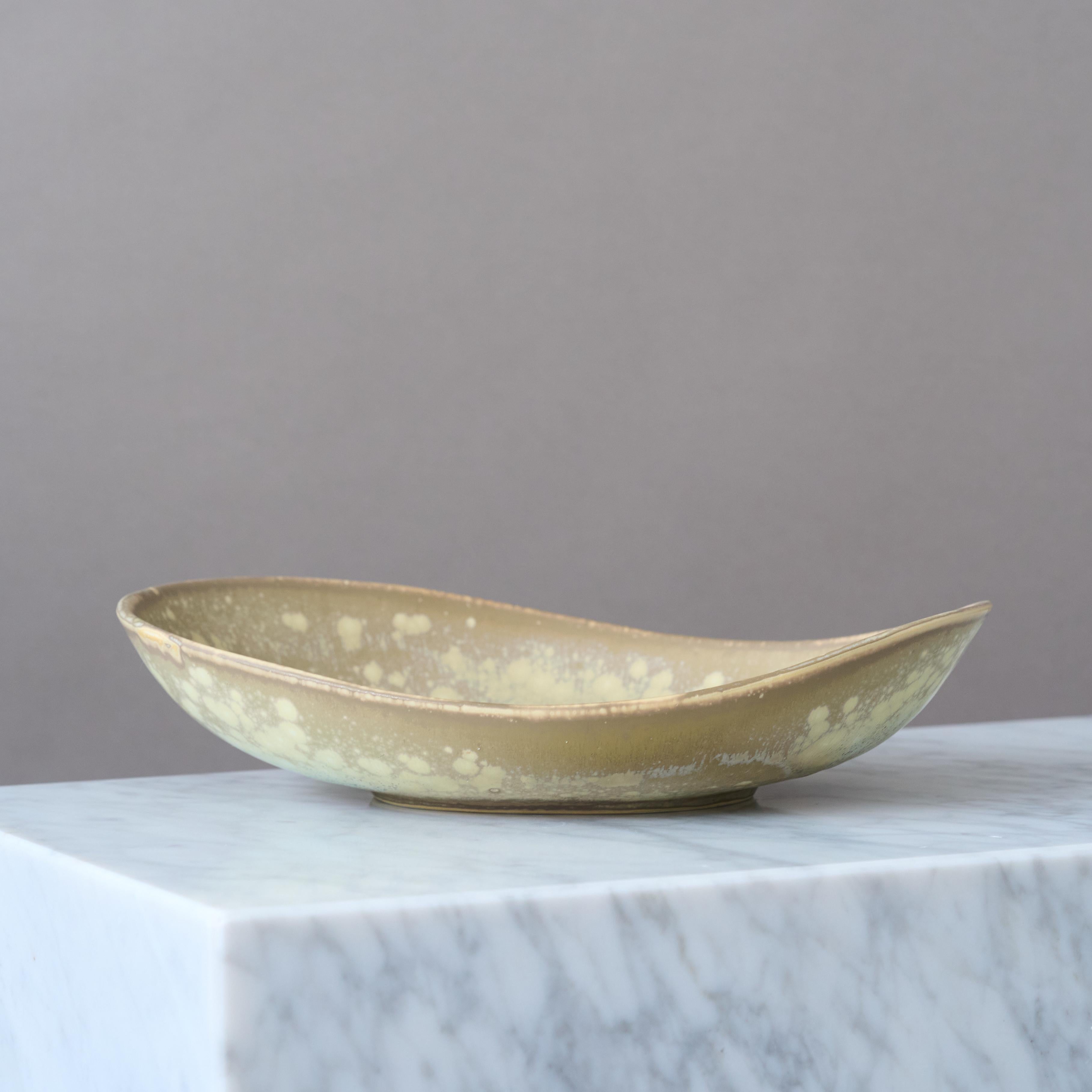 Ceramica Ciotola in gres verde di Carl-Harry Stalhane, Rorstrand, Svezia, anni 1950. in vendita