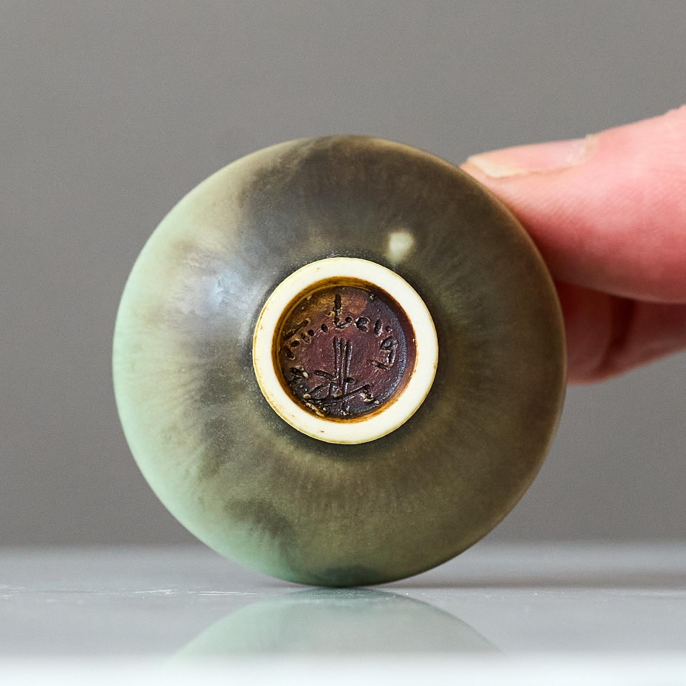 Green Stoneware Miniature Bowl by Berndt Friberg. Gustavsberg, Sweden, 1960s For Sale 2
