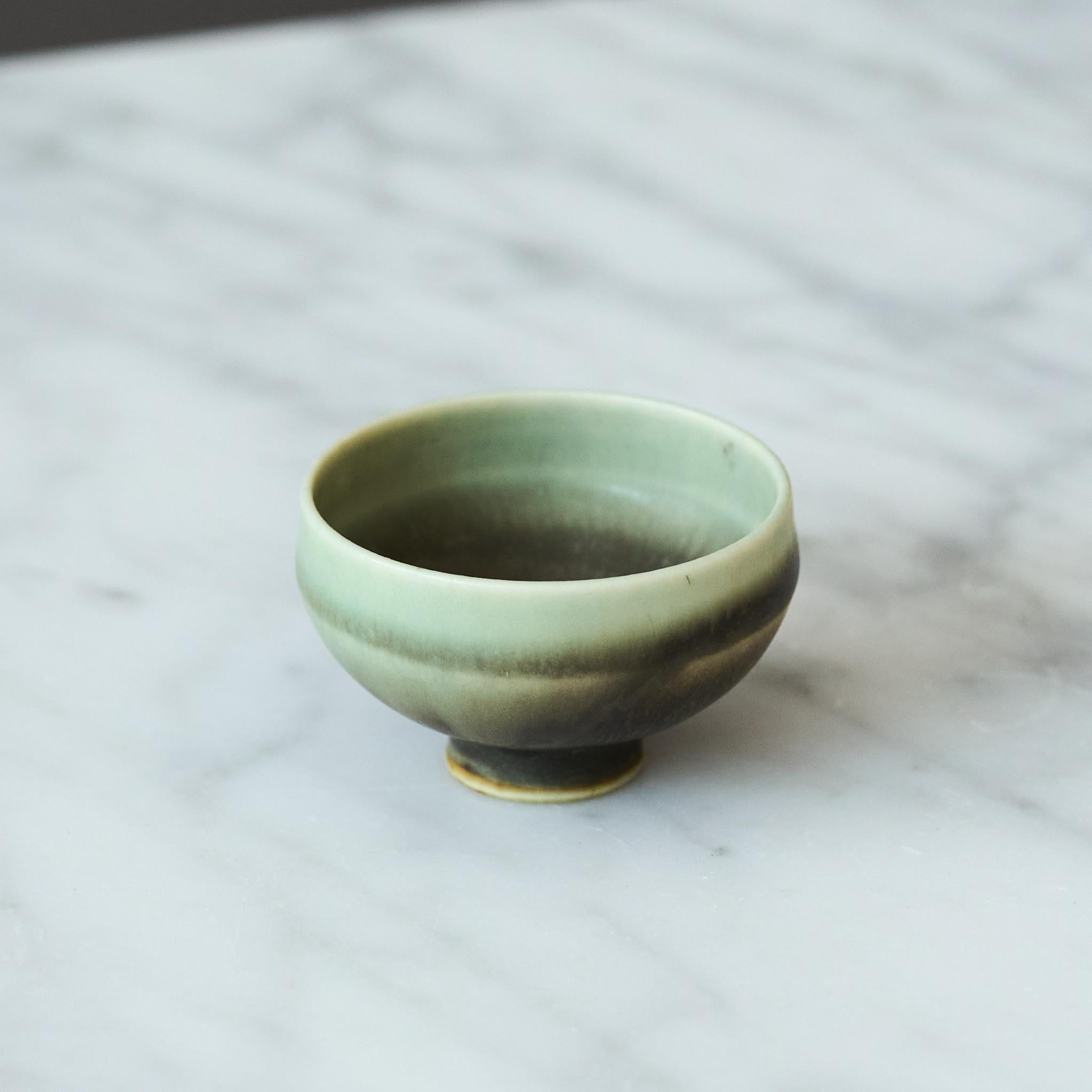 20th Century Green Stoneware Miniature Bowl by Berndt Friberg. Gustavsberg, Sweden, 1960s For Sale