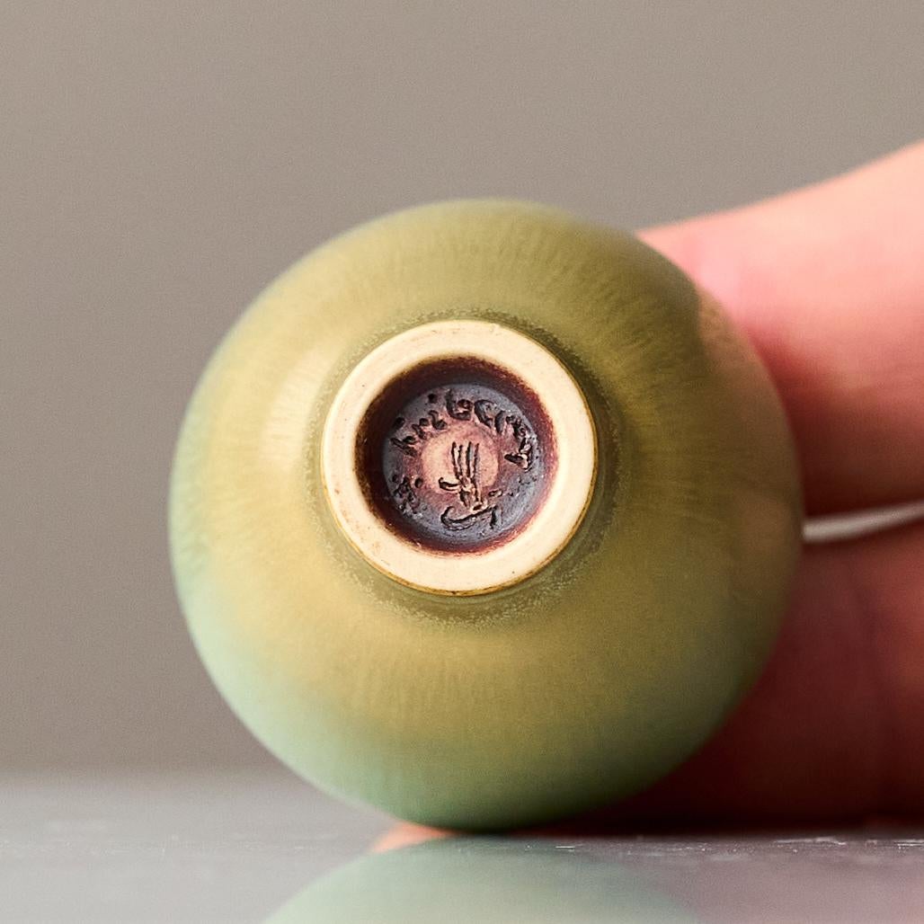 Vaso in miniatura in gres verde di Berndt Friberg. Studio A Svezia 1957 in vendita 1