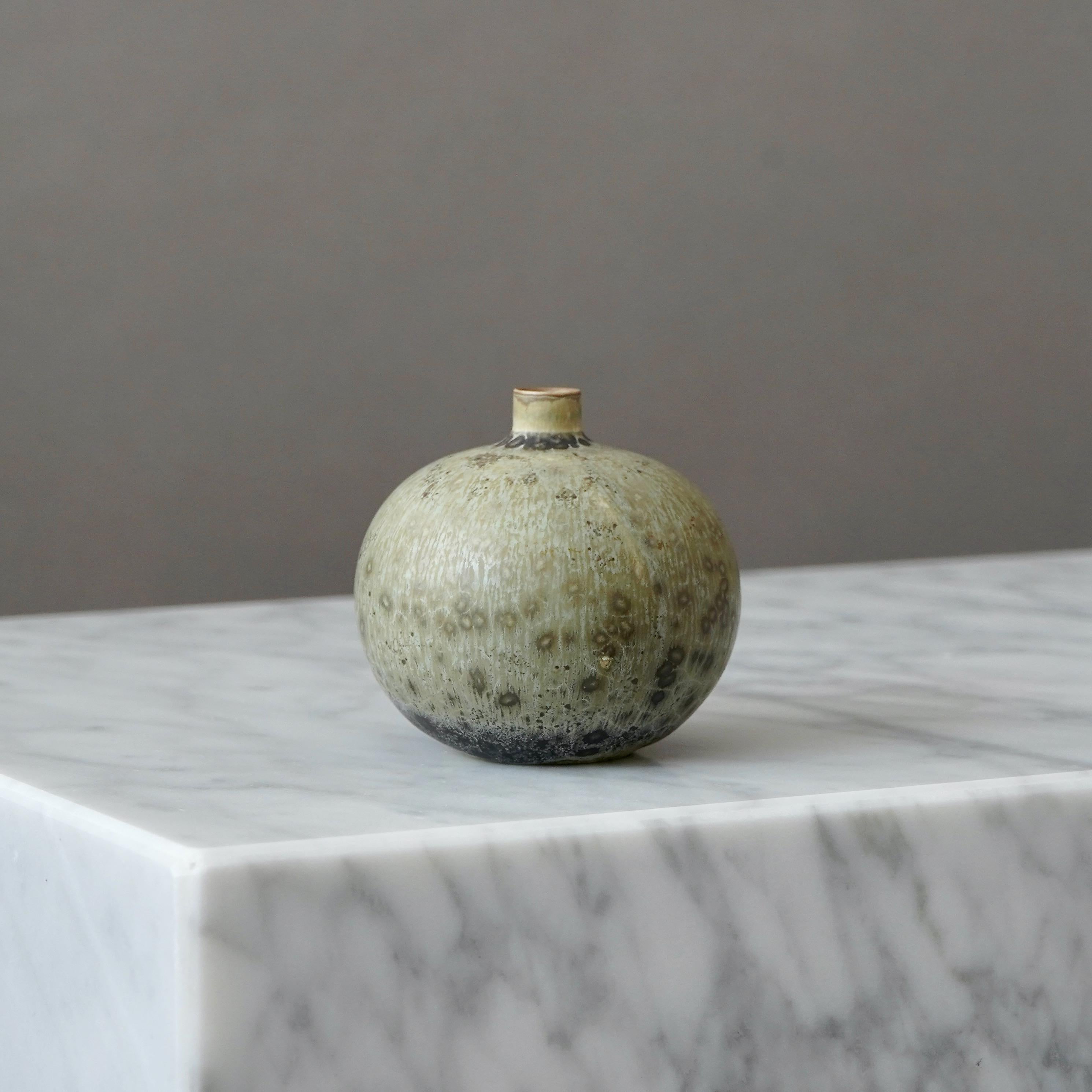 XX secolo Vaso in gres verde di Carl-Harry Stalhane, Rorstrand, Svezia, anni '50 in vendita