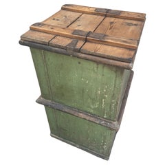 Grüner Aufbewahrungs-Beistelltisch, Frankreich, 1940er Jahre
