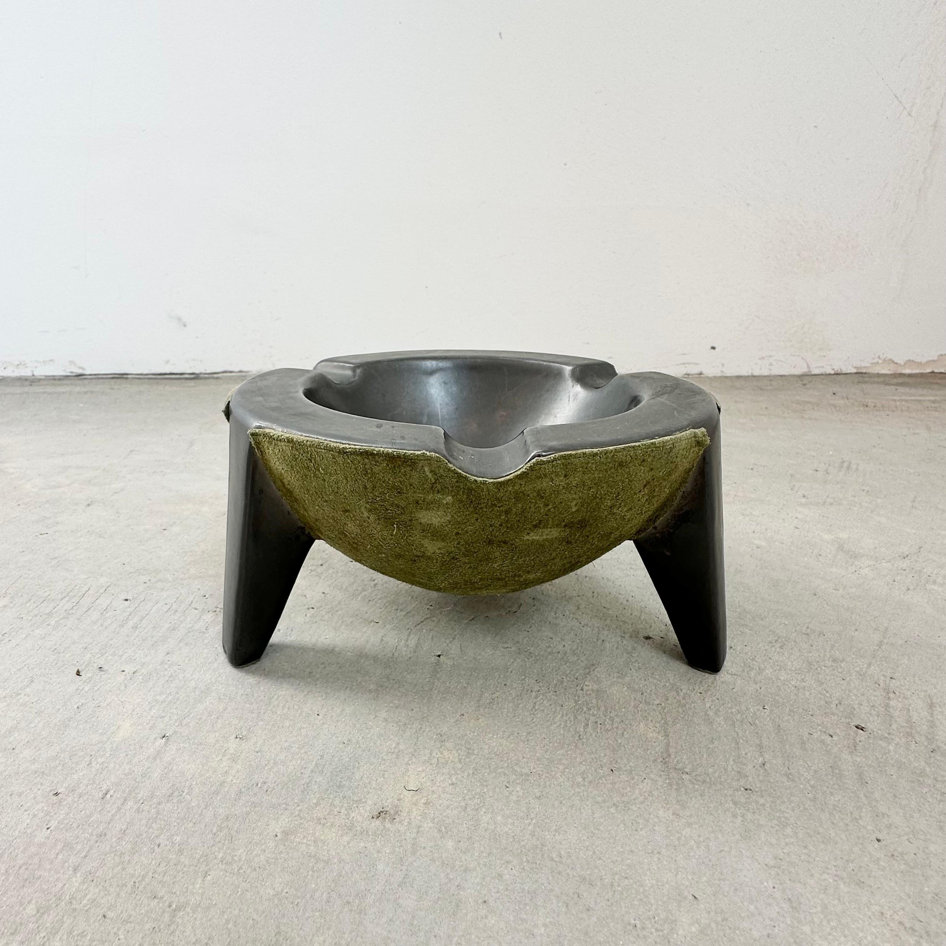 Green Suede and Ceramic Smoking Set by Longchamp, 1950s France For Sale 2