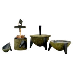 Set da fumo in ceramica e camoscio verde di Longchamps, Francia anni '50