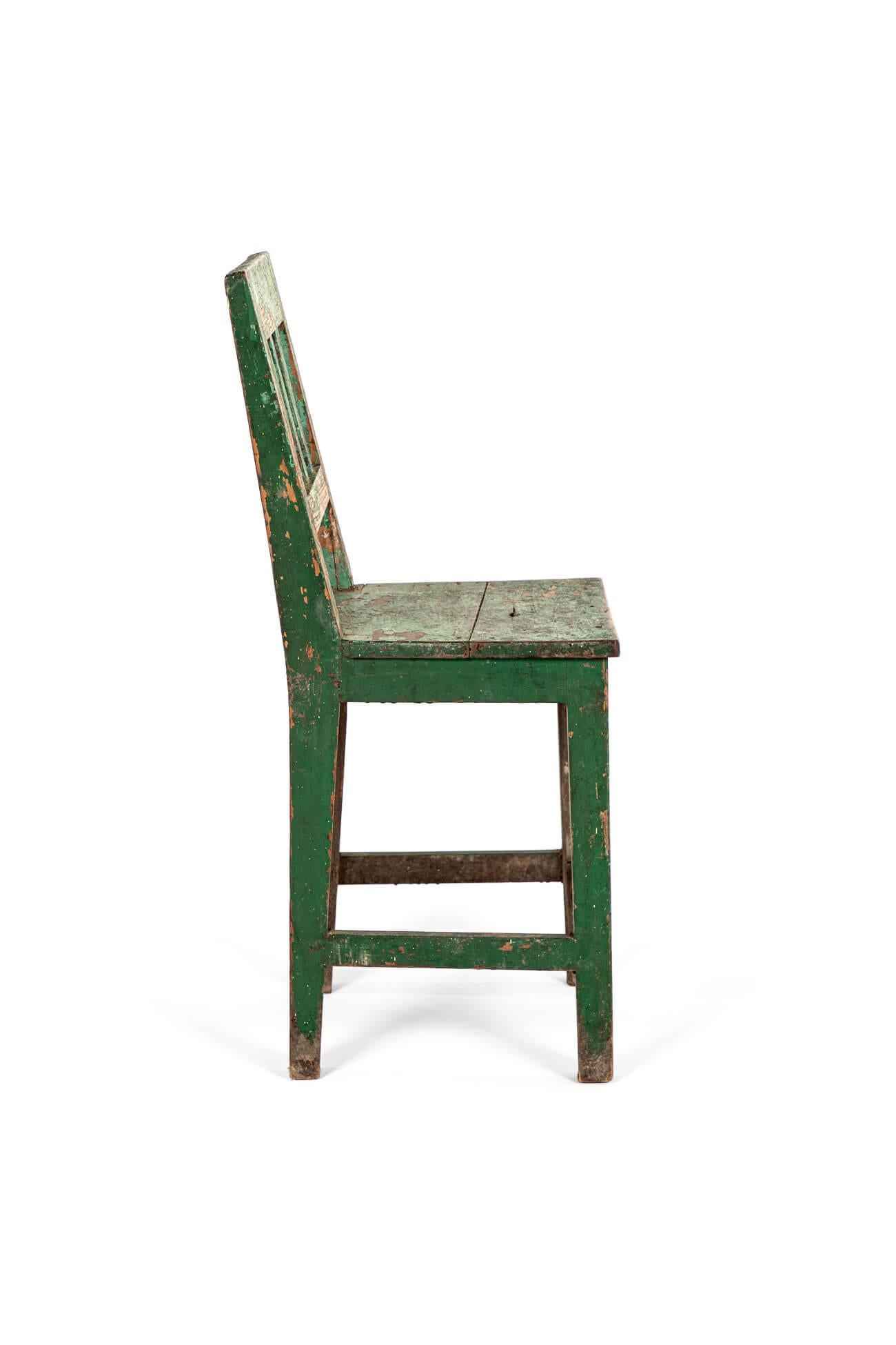 Silla auxiliar rústica sueca verde Tallado a mano en venta