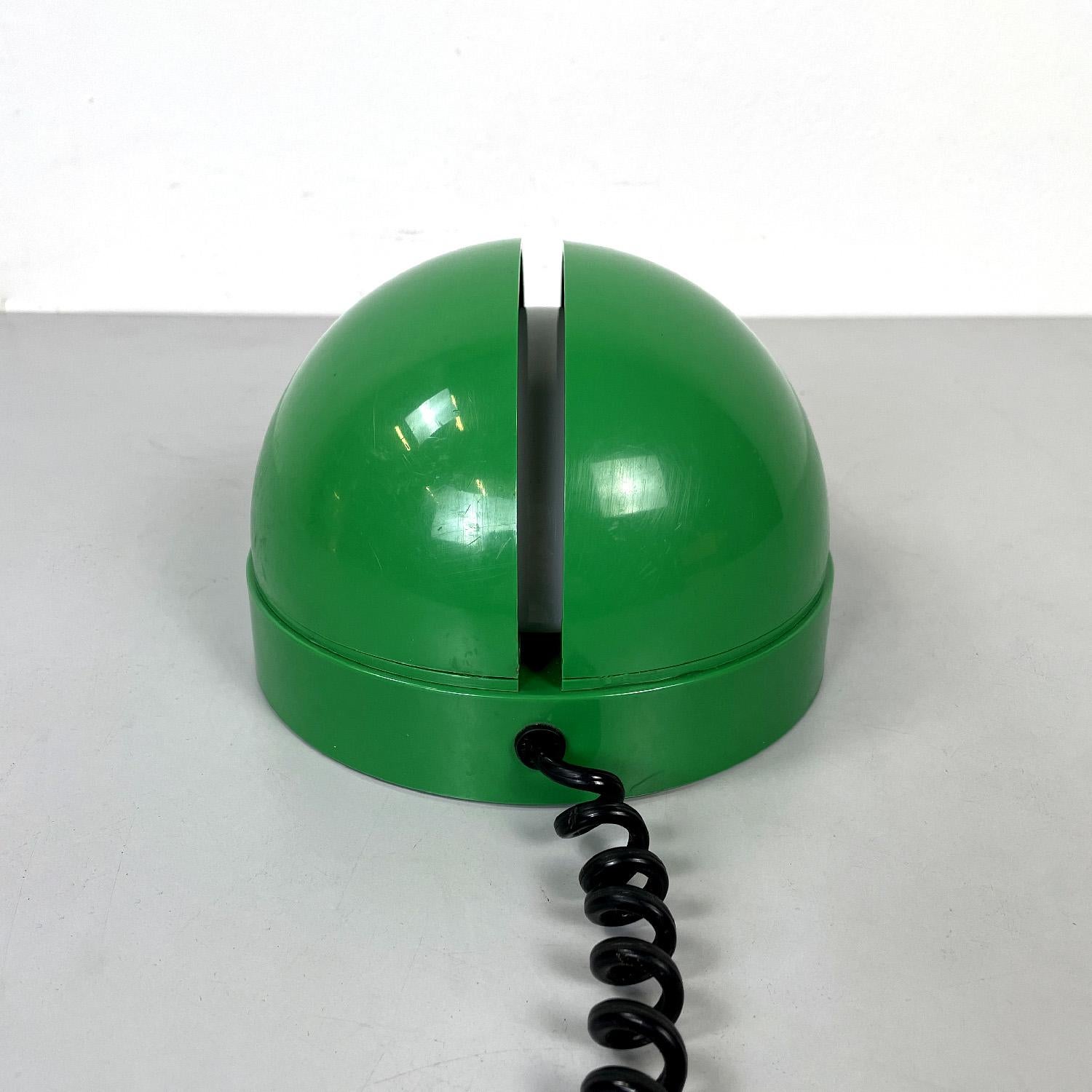 Green table lamp Tapira by Gianemilio Piero and Anna Monti Fontana Arte, 1970s For Sale 1