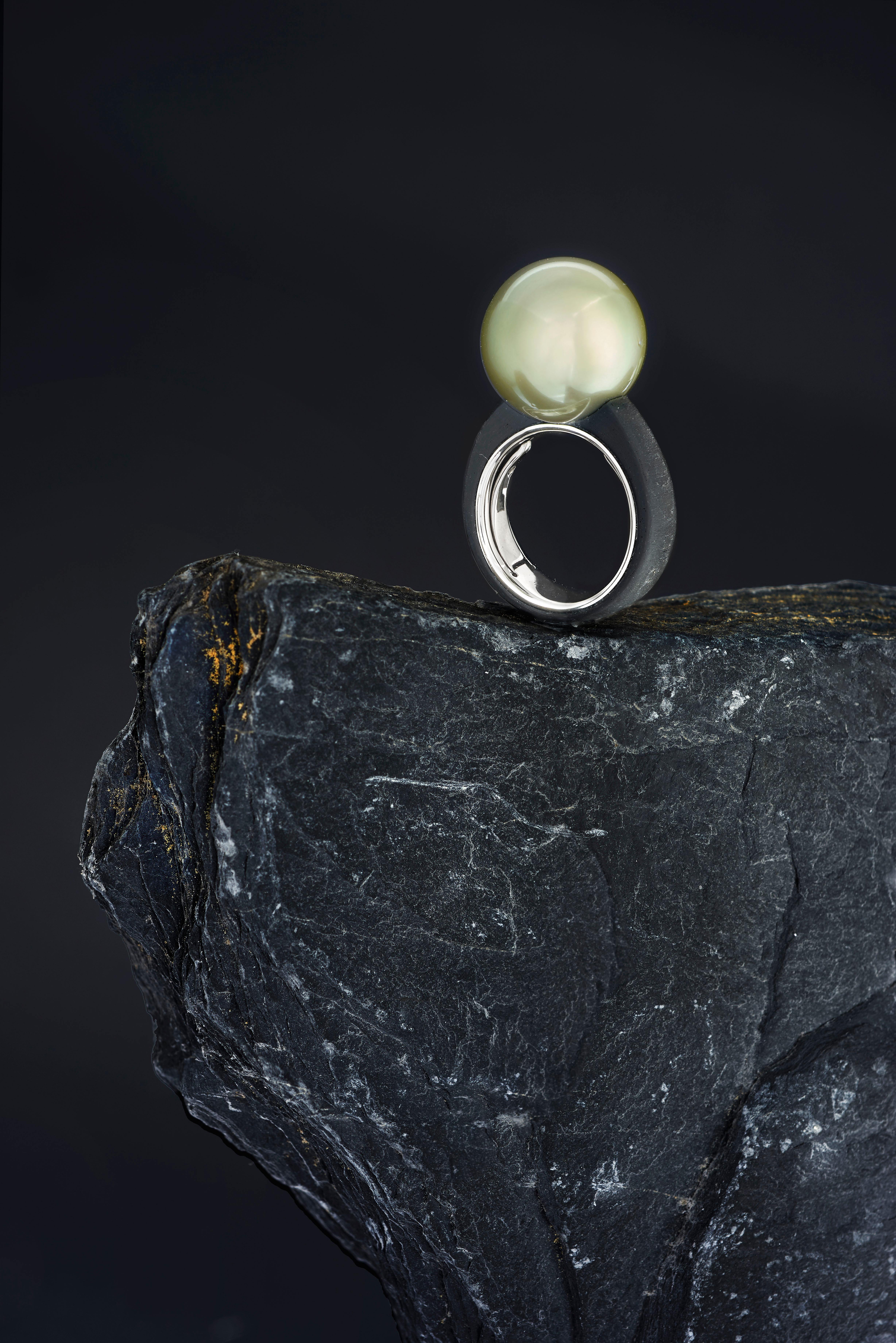 This one-off ring is handmade in Switzerland with an unusually large green Tahiti pearl of 16-17mm. The color is extremely rare and special and is called 