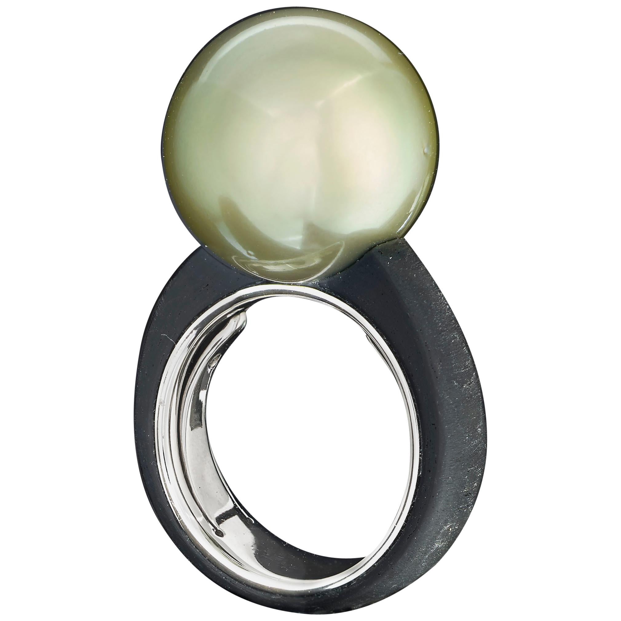 Green Tahiti Pearl Ring in 18 Karat White Gold and Carbon For Sale