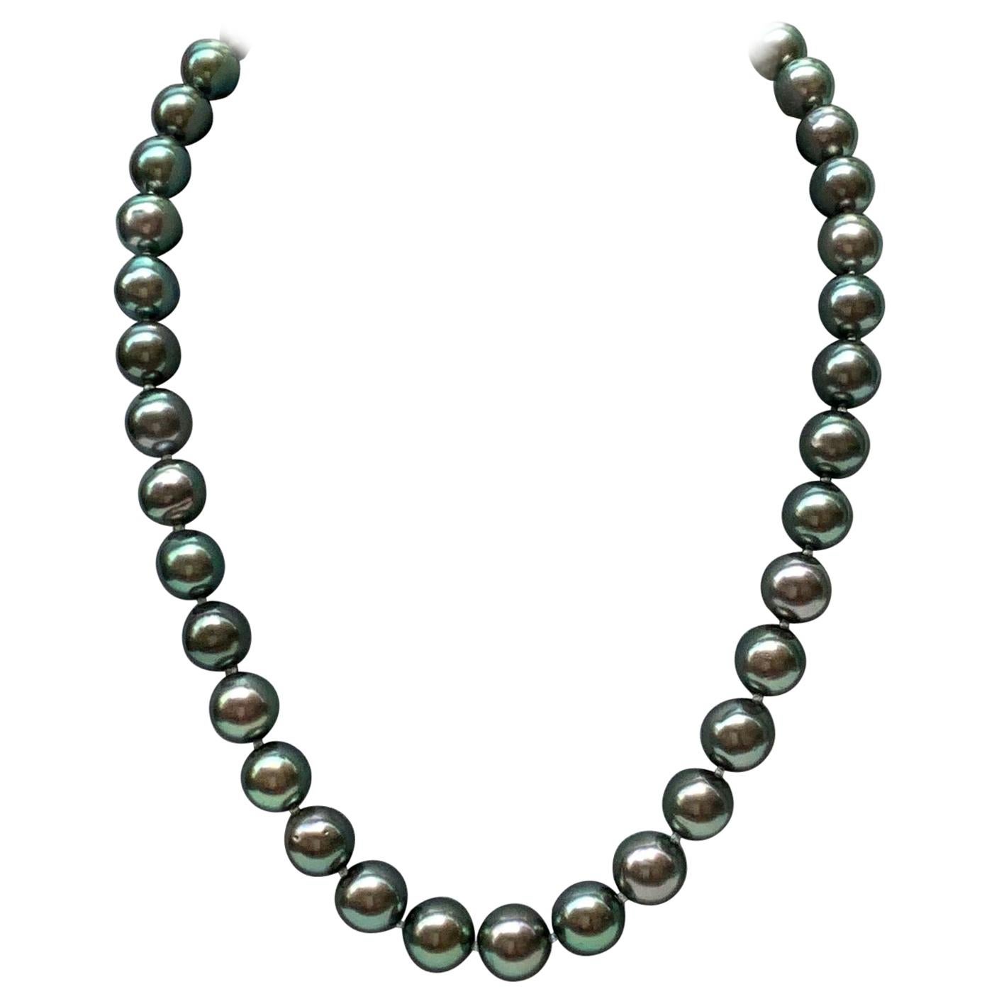 Green Tahitian South Sea Pearl Necklace For Sale