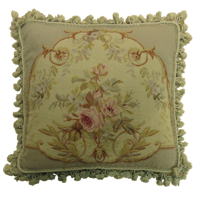 Oreiller Tapisserie Aubusson – Motif Oiseau, Velours Vert – Décor Champêtre