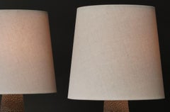 Lampe de table en céramique texturée verte