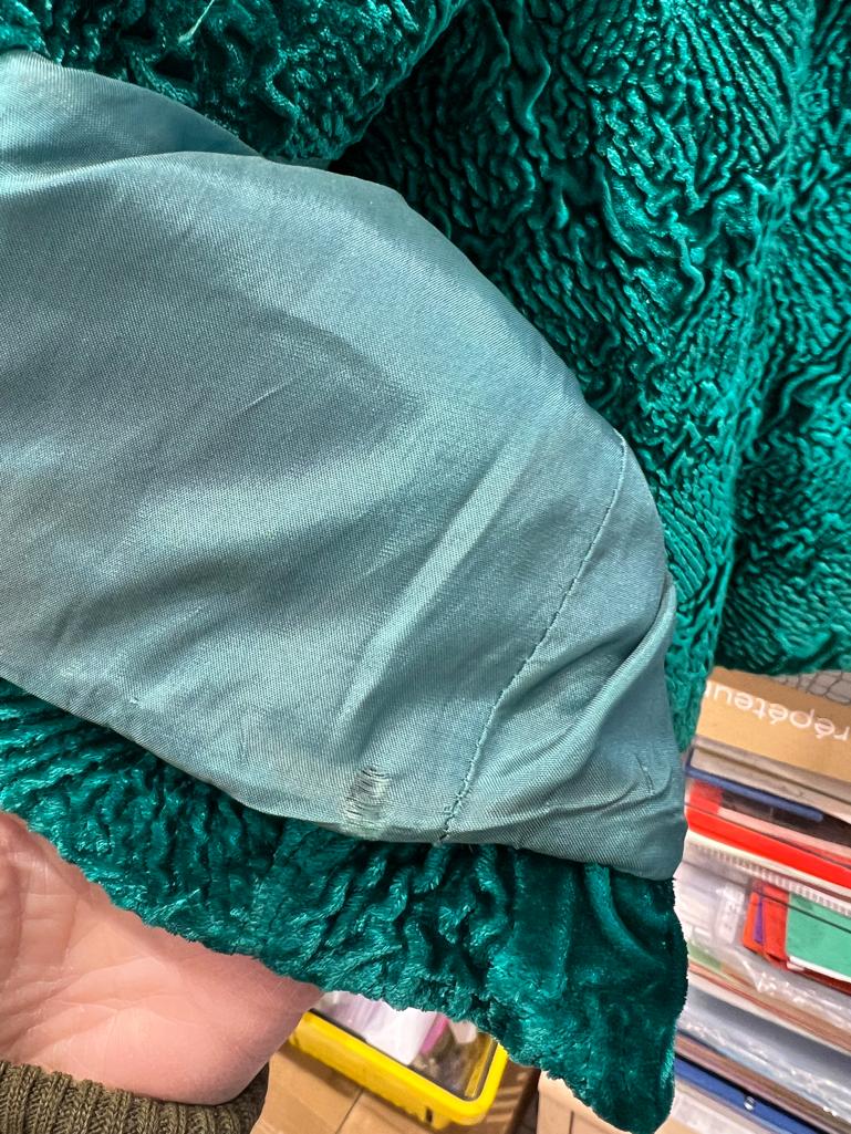 Green textured velvet single breasted jacket CHRISTIAN DIOR Boutique Circa 1980 For Sale 5