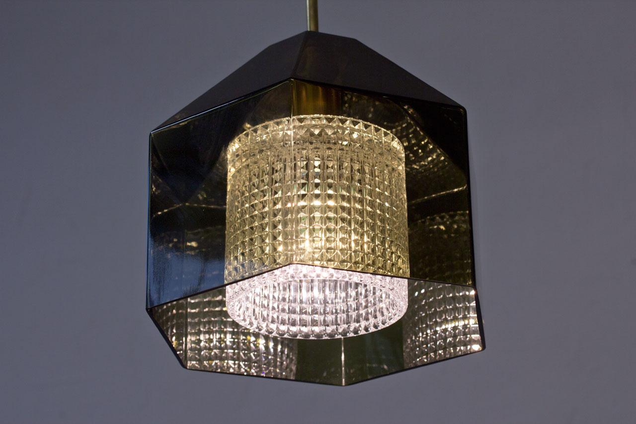 Lampada a sospensione in vetro colorato verde e ottone di Carl Fagerlund per Orrefors, Svezia in vendita 2