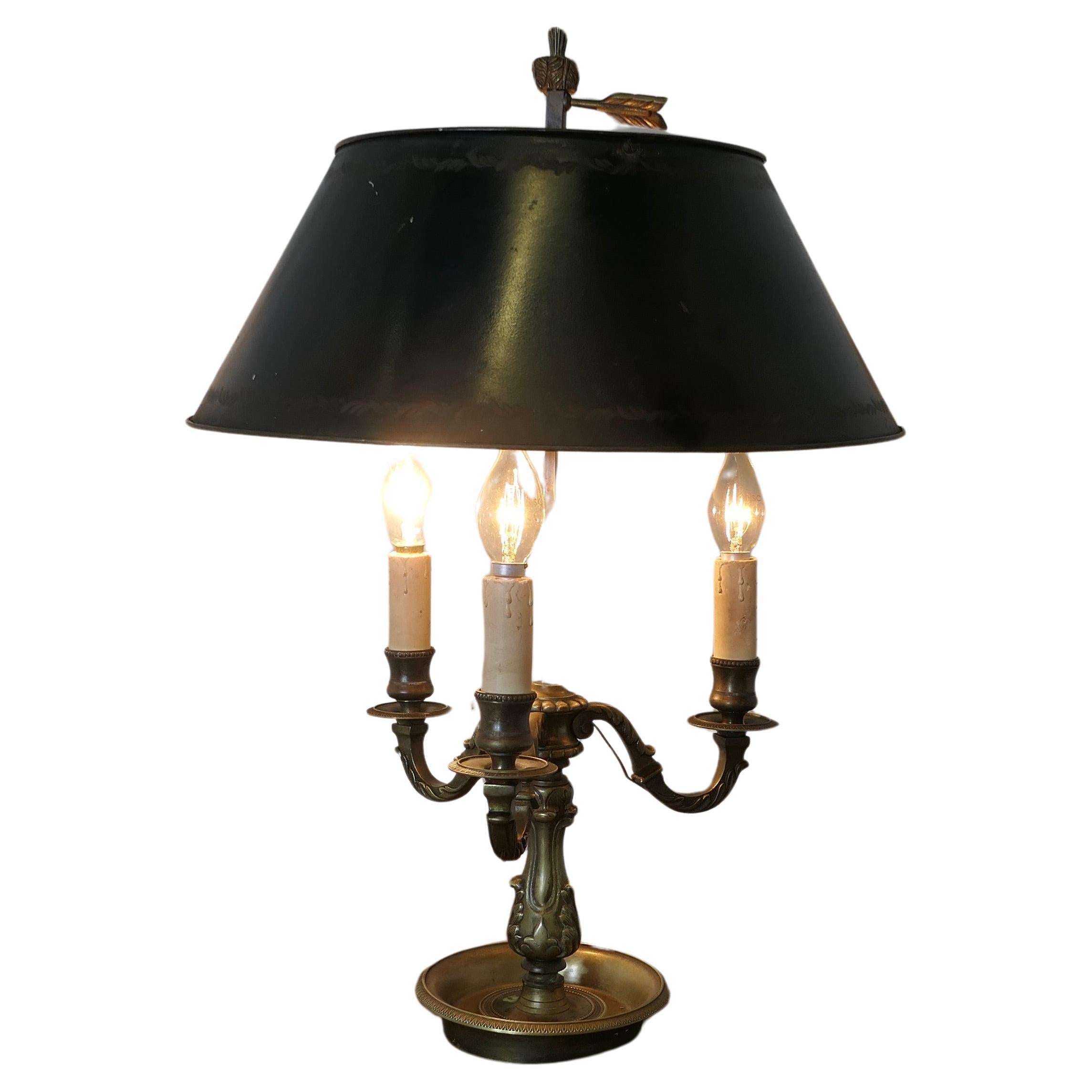 Lampe de bureau bouillotte triple en tôle verte et laiton de France