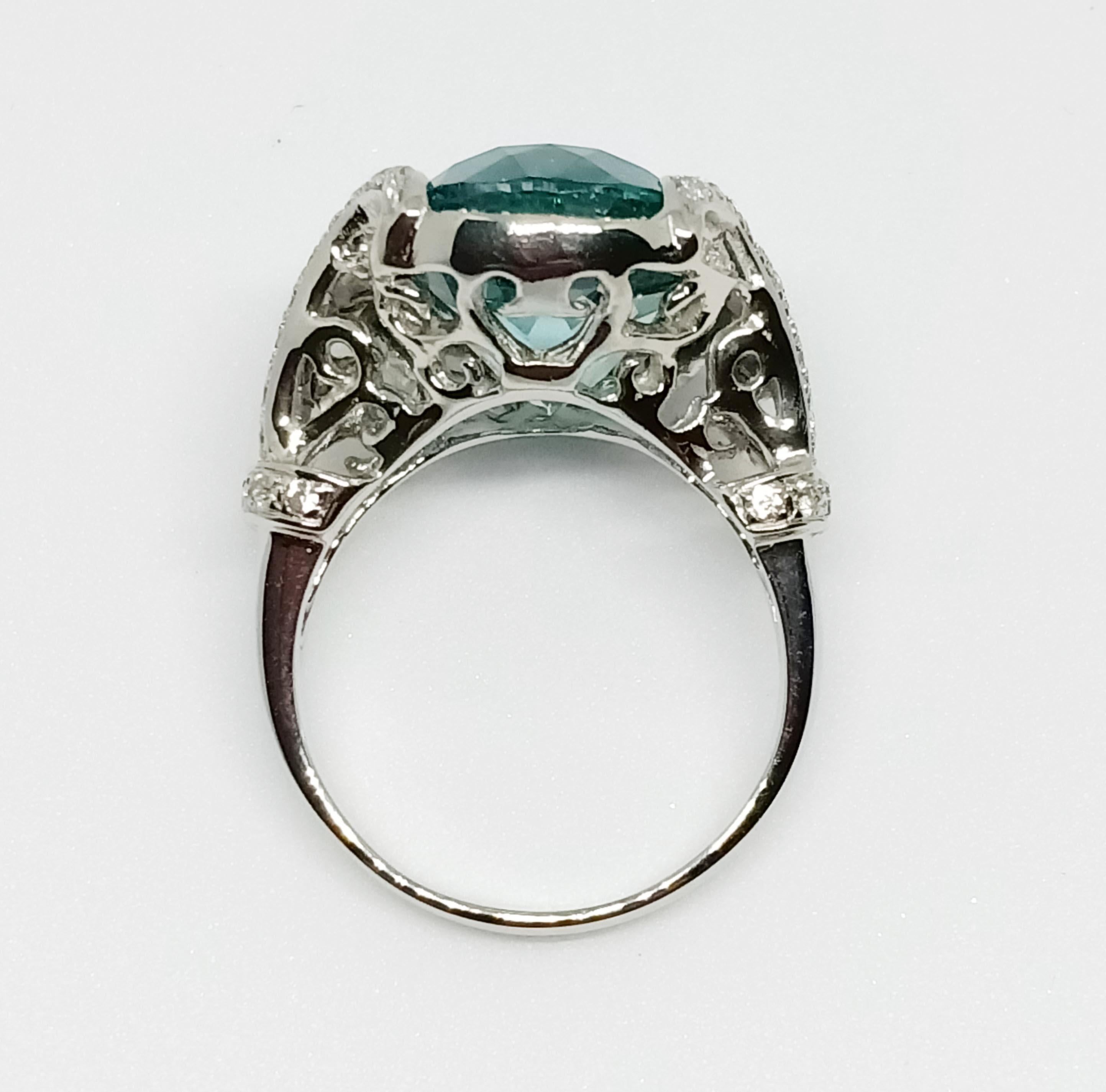 Oval Cut Green topaz ring (8.79cts) with white zircon , silver in white gold Plated