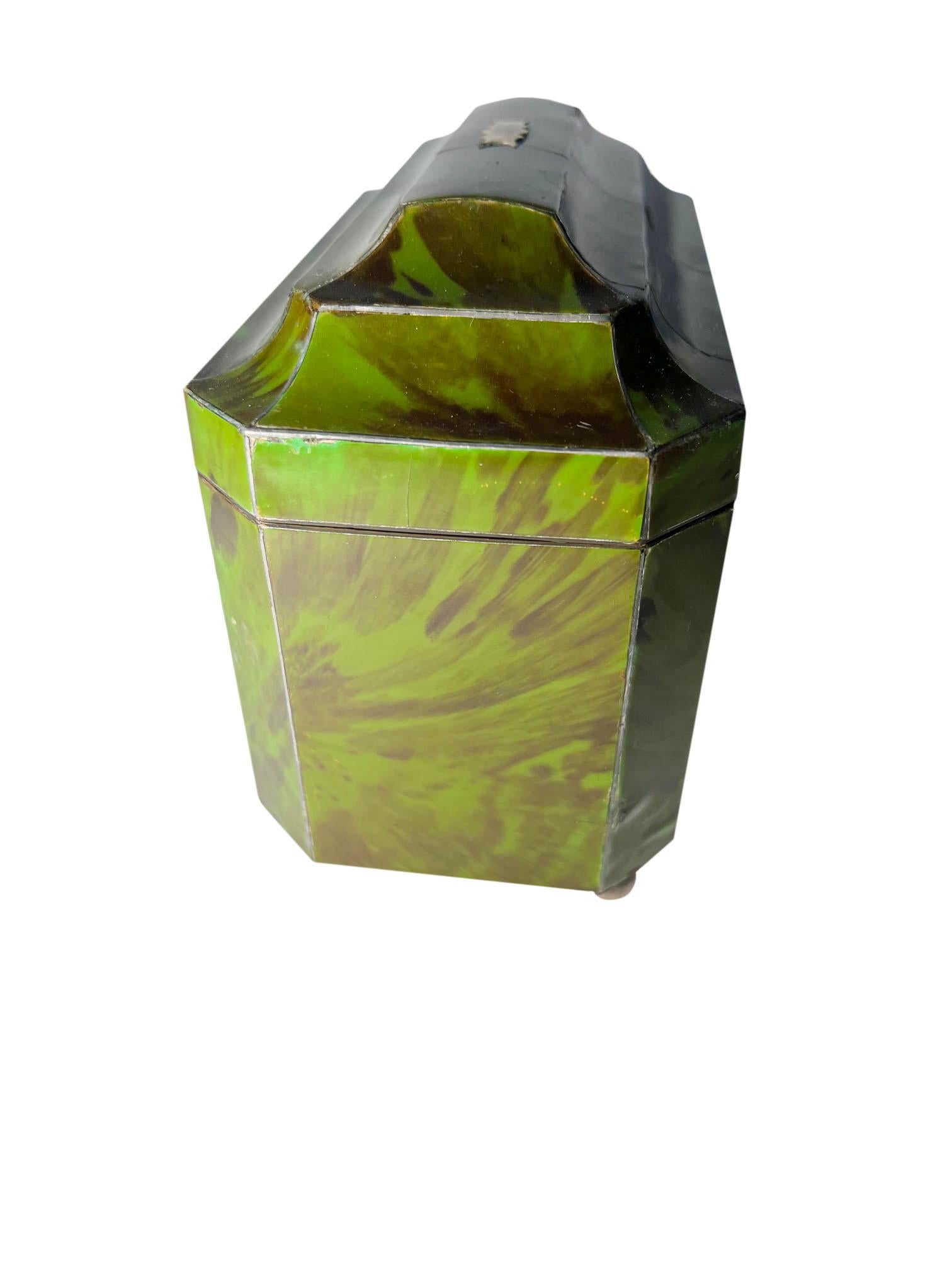 Green Tortoiseshell Tea Caddy In Good Condition For Sale In Dallas, TX