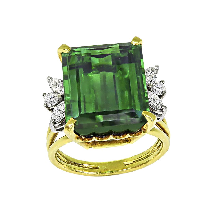 Green Tourmaline 0.50ct Diamond 18k Gold Ring