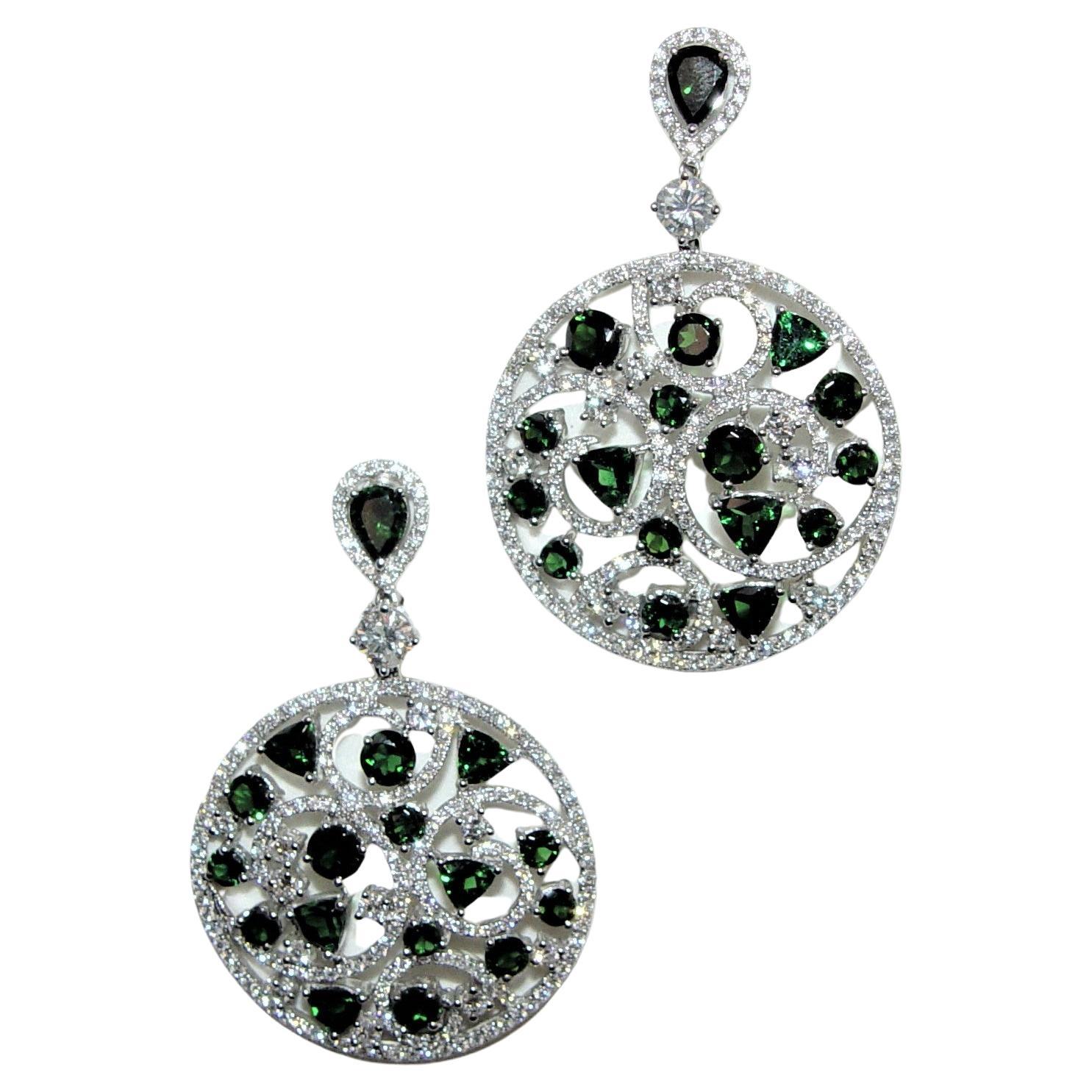 Boucles d'oreilles chandelier en tourmaline verte 11,64 carats et diamants 18 carats 55 mm