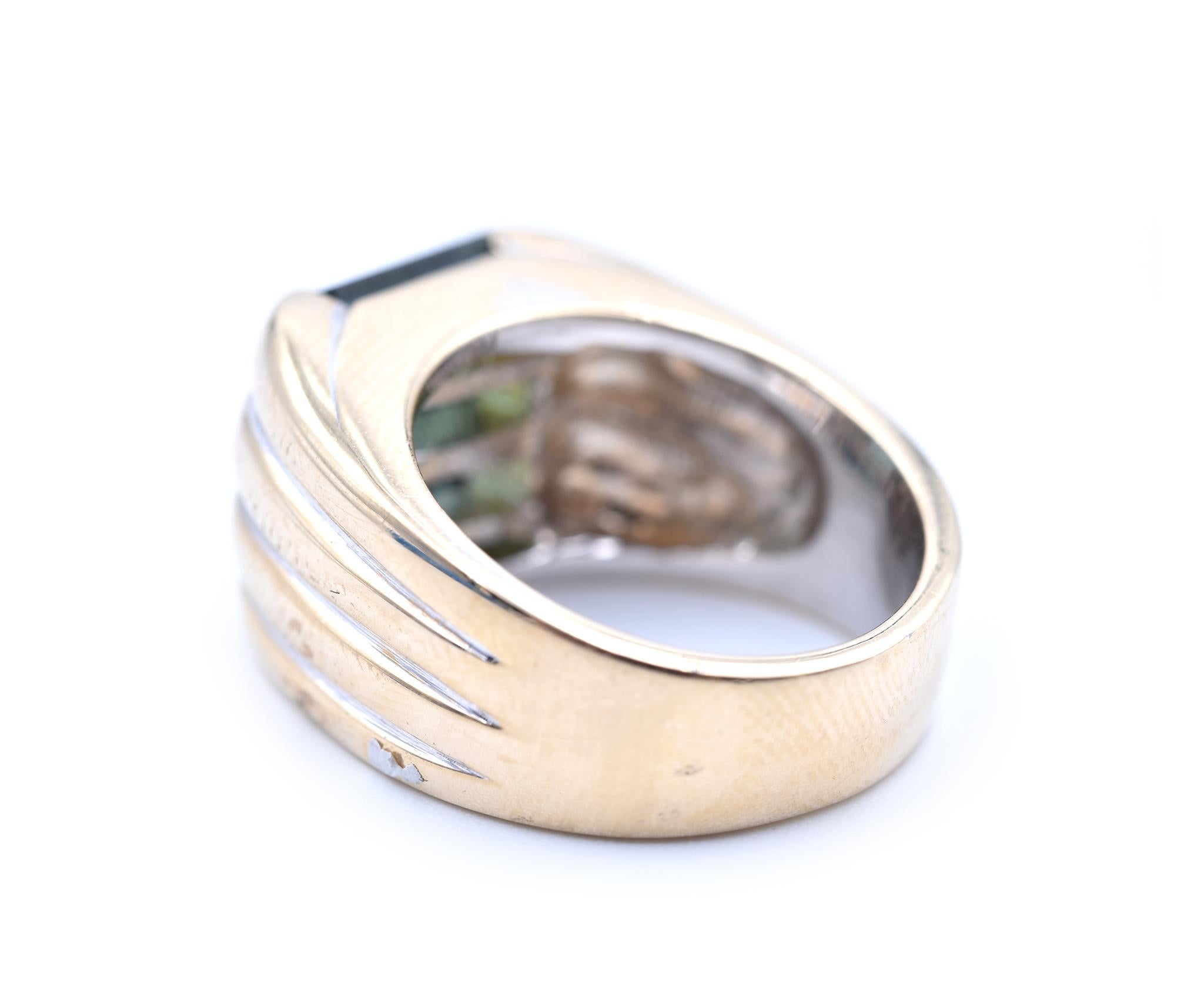 Ring aus 14 Karat Gelbgold mit grünem Turmalin für Damen oder Herren im Angebot