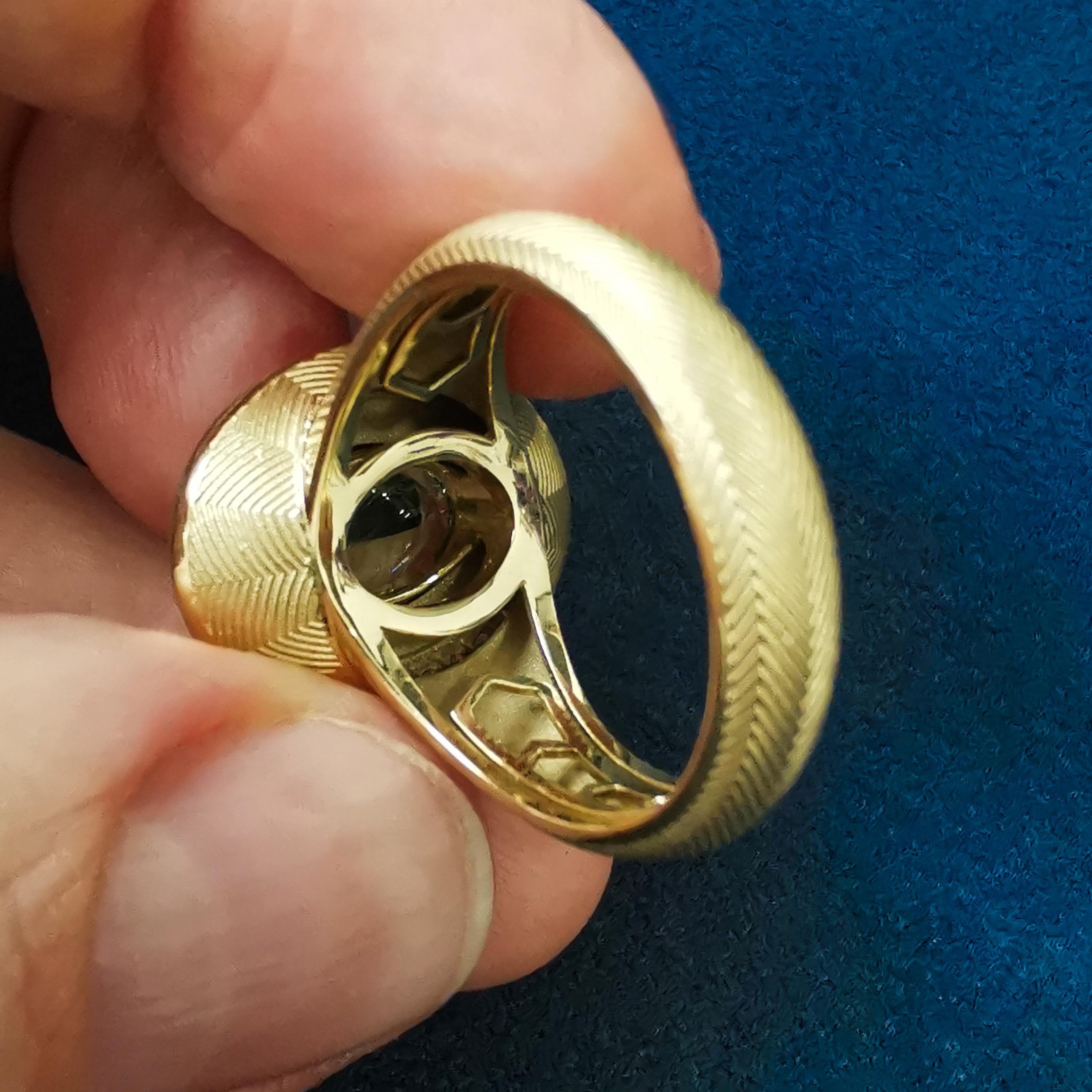 Grüner Turmalin 1,40 Karat Diamanten Emaille 18 Karat Gelbgold Tweed-Ring im Angebot 1