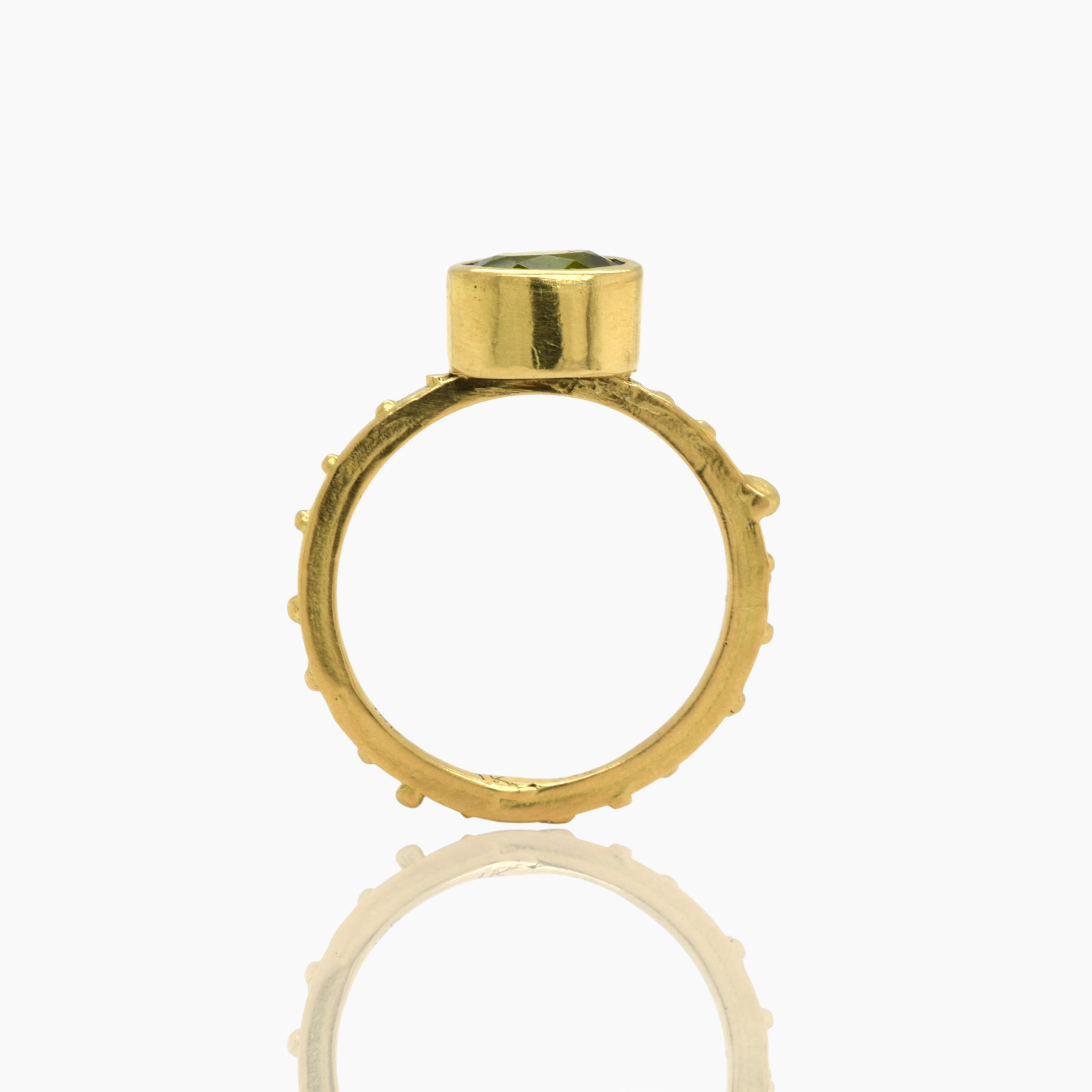 Classical Greek Green Tourmaline 18K Gold Ring For Sale