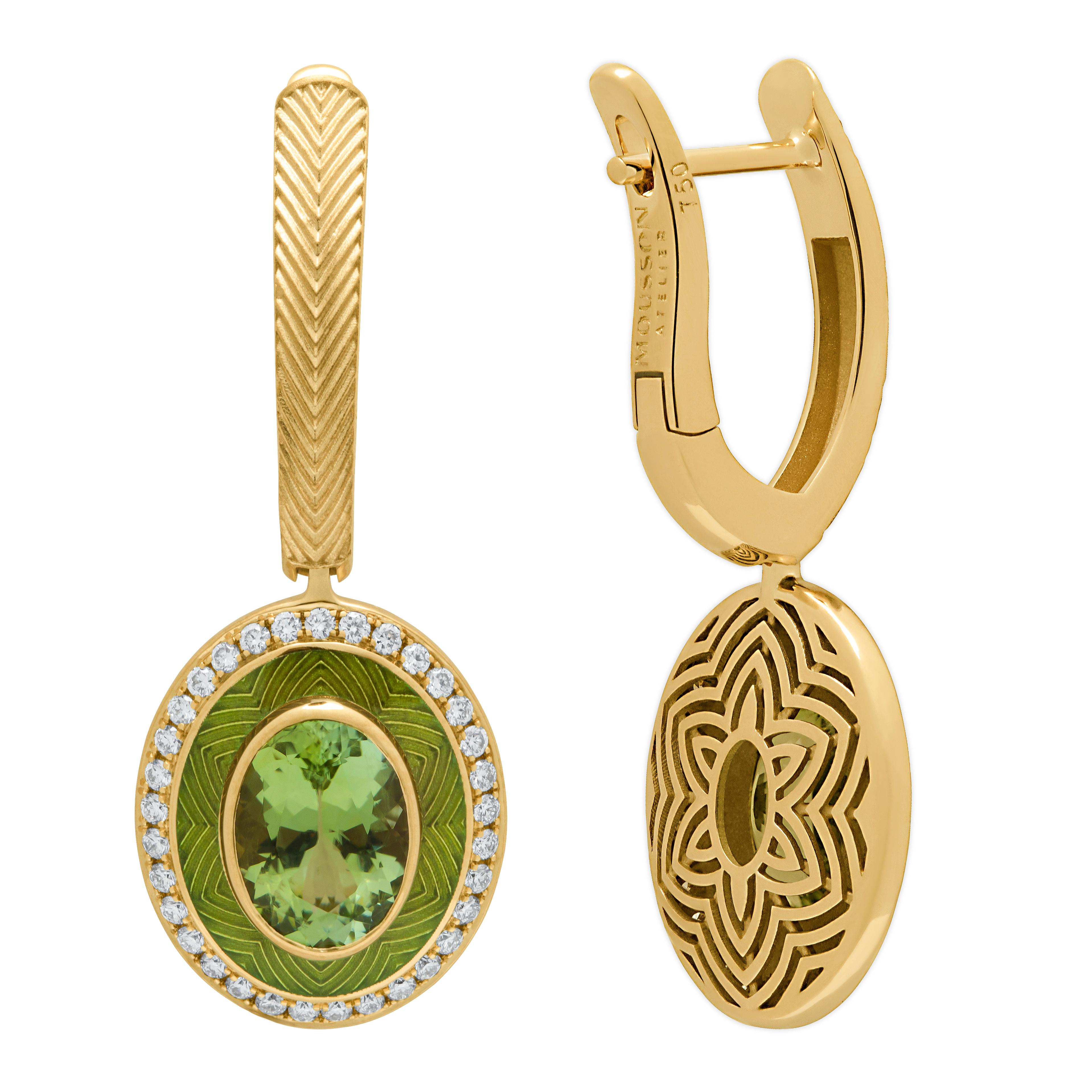 Green Tourmaline 2.40 Carat Diamonds Enamel 18 Karat Yellow Gold Tweed Earrings

Perhaps this is the brightest and most popular representative of the Pret-a-Porter collection. The texture of Tweed reminds of the well-known fabric, but most