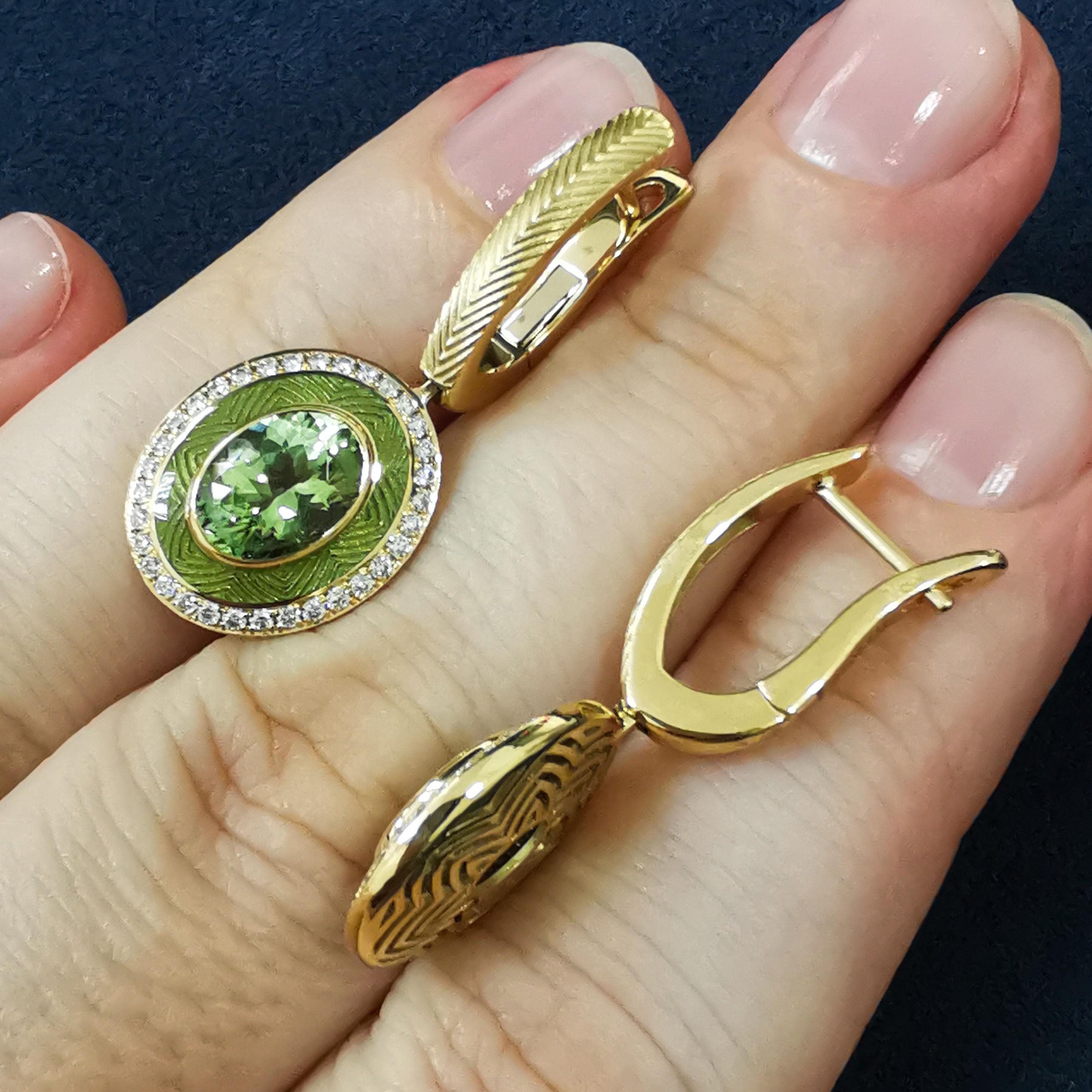 Green Tourmaline 2.40 Carat Diamonds Enamel 18 Karat Yellow Gold Tweed Earrings In New Condition For Sale In Bangkok, TH