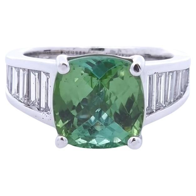 Anillo de turmalina verde de 6 quilates en oro de 14 quilates