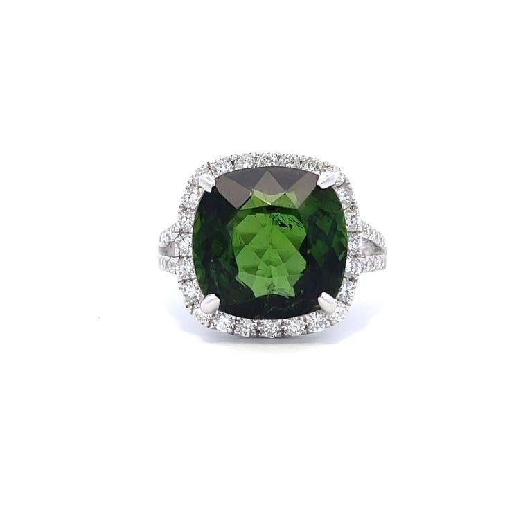 Modern Green Tourmaline 8.34CT & White Diamond 0.77CT Fashion Ring in 18K White For Sale